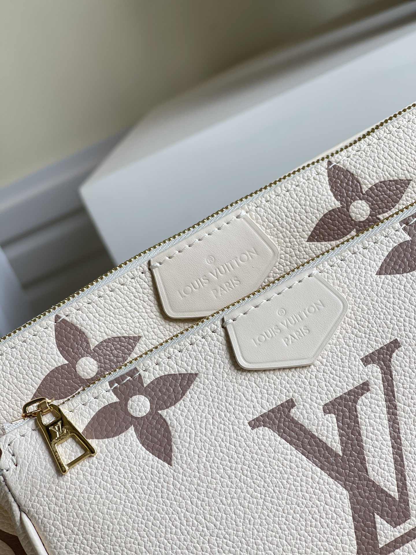 Louis Vuitton Haute Couture Classic Luxury Handbag Shoulder Crossbody 2
