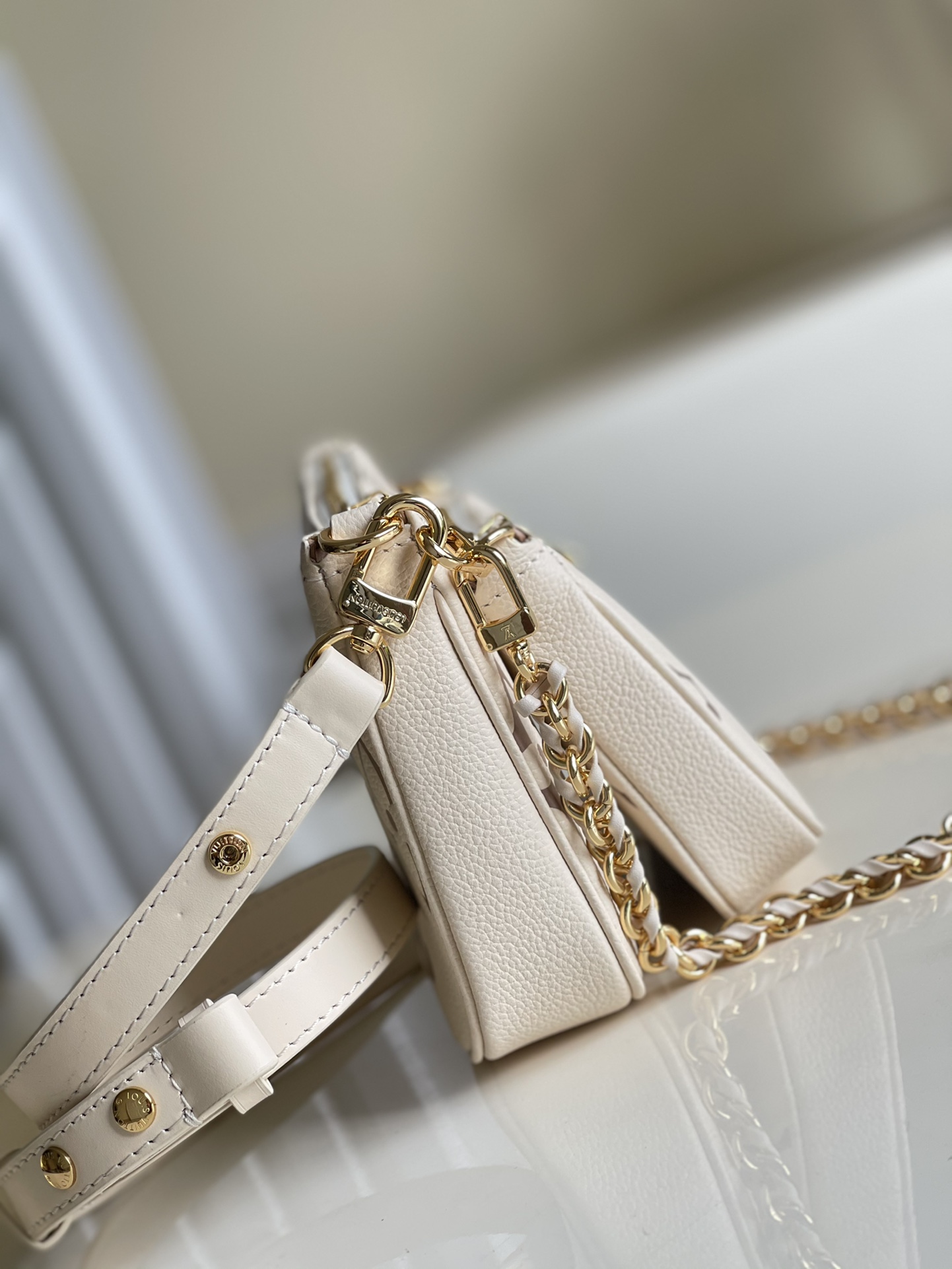 Louis Vuitton Haute Couture Classic Luxury Handbag Shoulder Crossbody 3