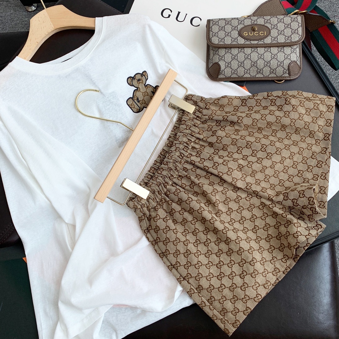 Gucci小熊防晒长袖短裤套装卡其色