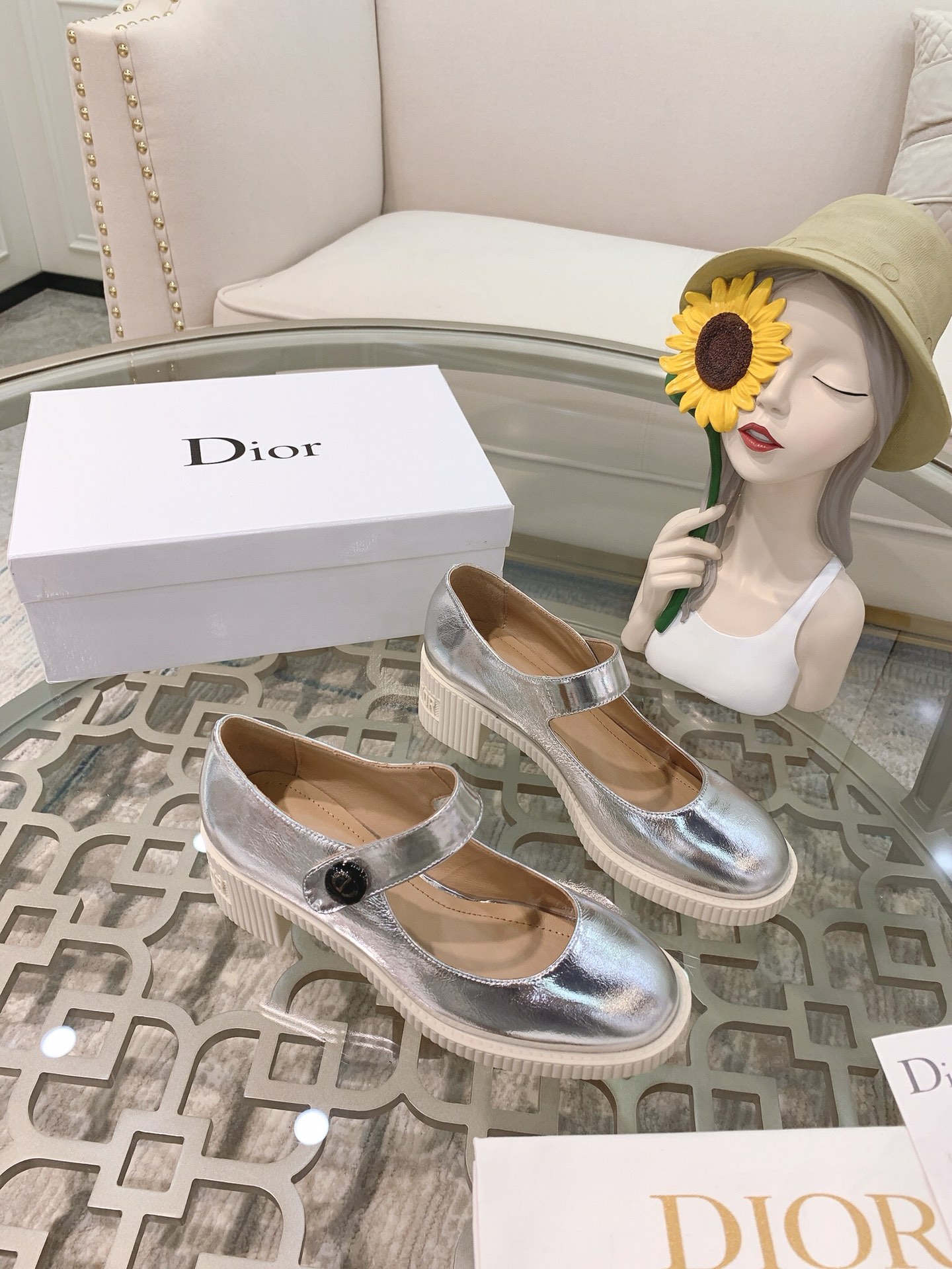 Dior 2022 Haute Couture Boucle Lettres Métalliques Mary Jane Talon Épais Nœud Papillon Bout Carré Première Exclusivité Mondiale Qualité Supérieure