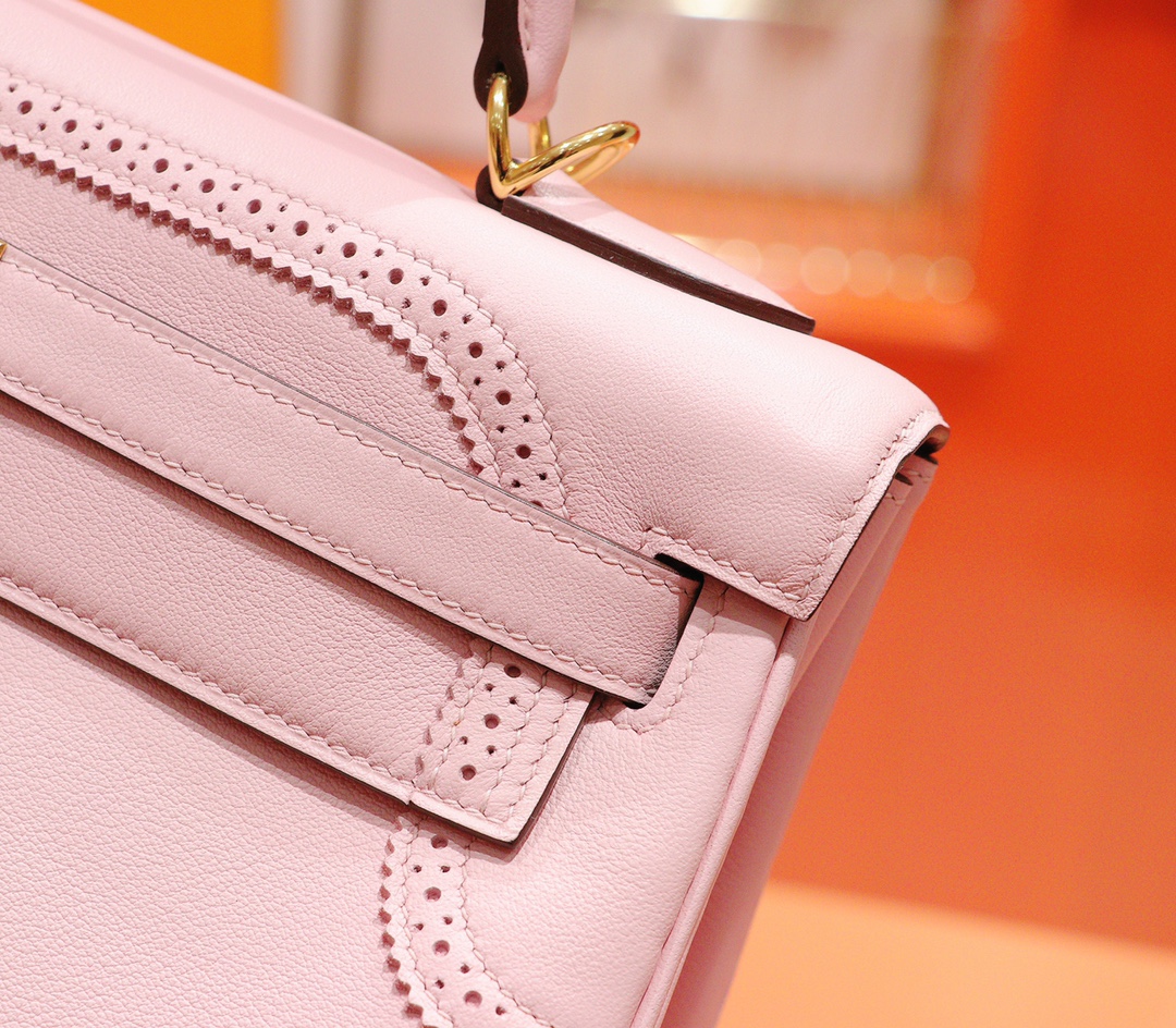 Hermès Kelly 32cm Laitshake Pink Lace Swift Gold Hardware Handbag 6 i1621351596 5183 4