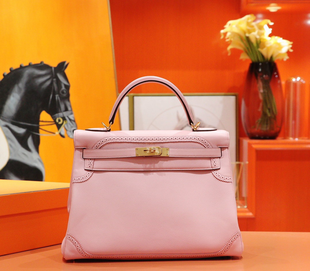 Hermès Kelly 32cm Laitshake Pink Lace Swift Gold Hardware Handbag 5 i1621351596 9292 3