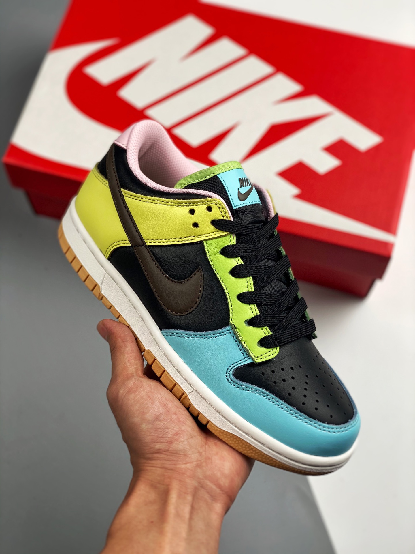 NK Dunk Low SE “Free.99” 多彩拼接 不对鸳鸯 大厂纯原出品 #原厂织唛标 一致匹配原版 #全市场唯一正确鞋带绑法 #原楦原纸板开发 匹配原版98%以上 #后跟垫棉独家呈现 后跟反口里弧度正确 #全新后跟电绣 电绣针…