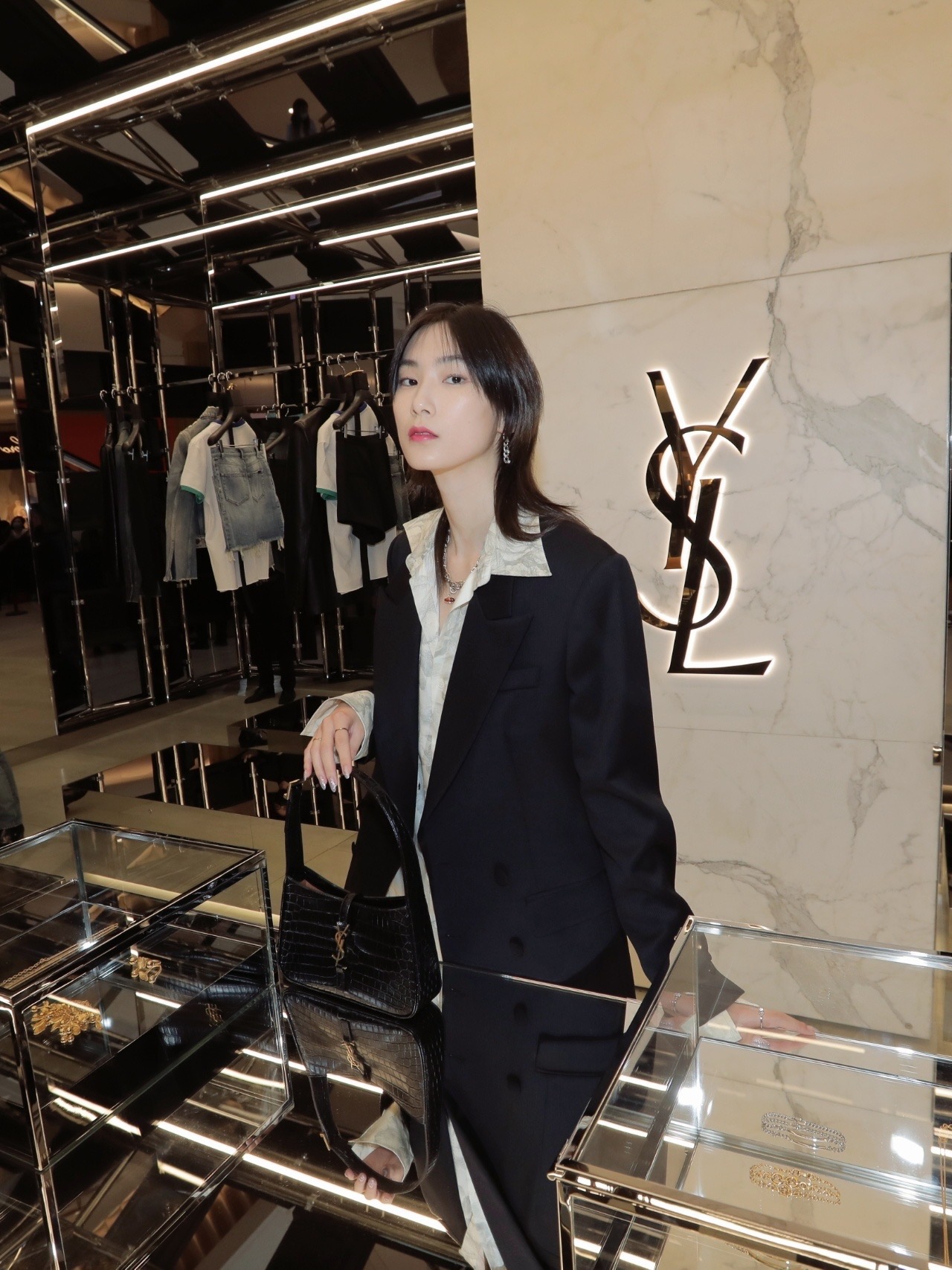 Saint laurent Ysl LE 5 À 7 鳄鱼纹腋下包 657228黑色