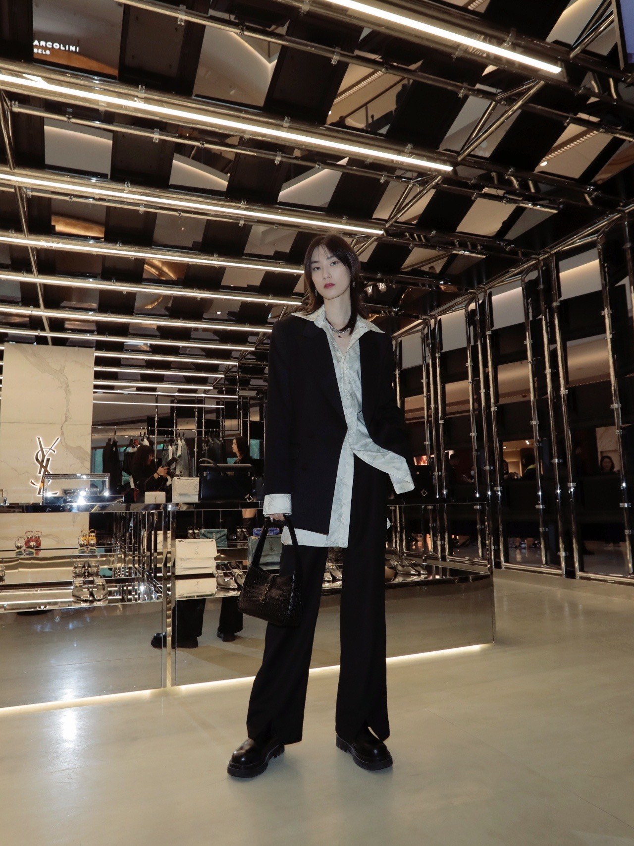 Saint laurent Ysl LE 5 À 7 鳄鱼纹腋下包 657228黑色