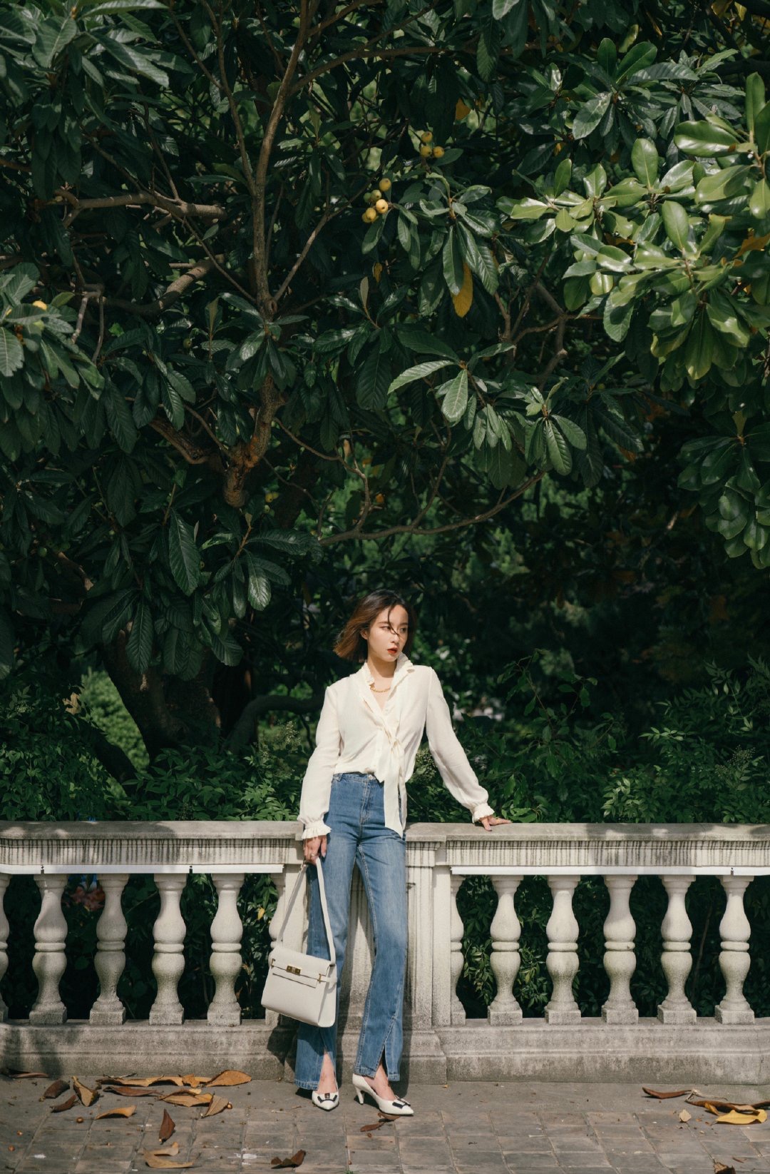 Ysl 𝑴𝒂𝒏𝒉𝒂𝒕𝒕𝒂𝒏 29CM曼哈顿法棍包 579271白色牙签纹金扣