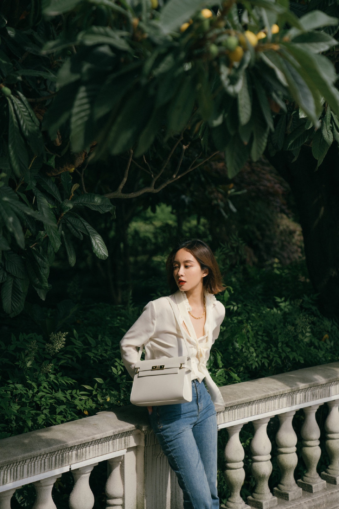 Ysl 𝑴𝒂𝒏𝒉𝒂𝒕𝒕𝒂𝒏 29CM曼哈顿法棍包 579271白色牙签纹金扣