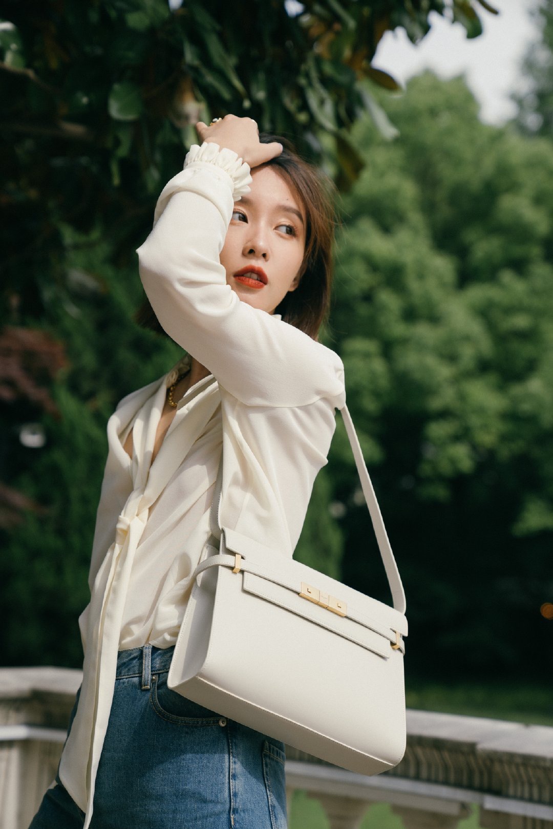 Ysl 𝑴𝒂𝒏𝒉𝒂𝒕𝒕𝒂𝒏 29CM曼哈顿法棍包 579271白色牙签纹金扣