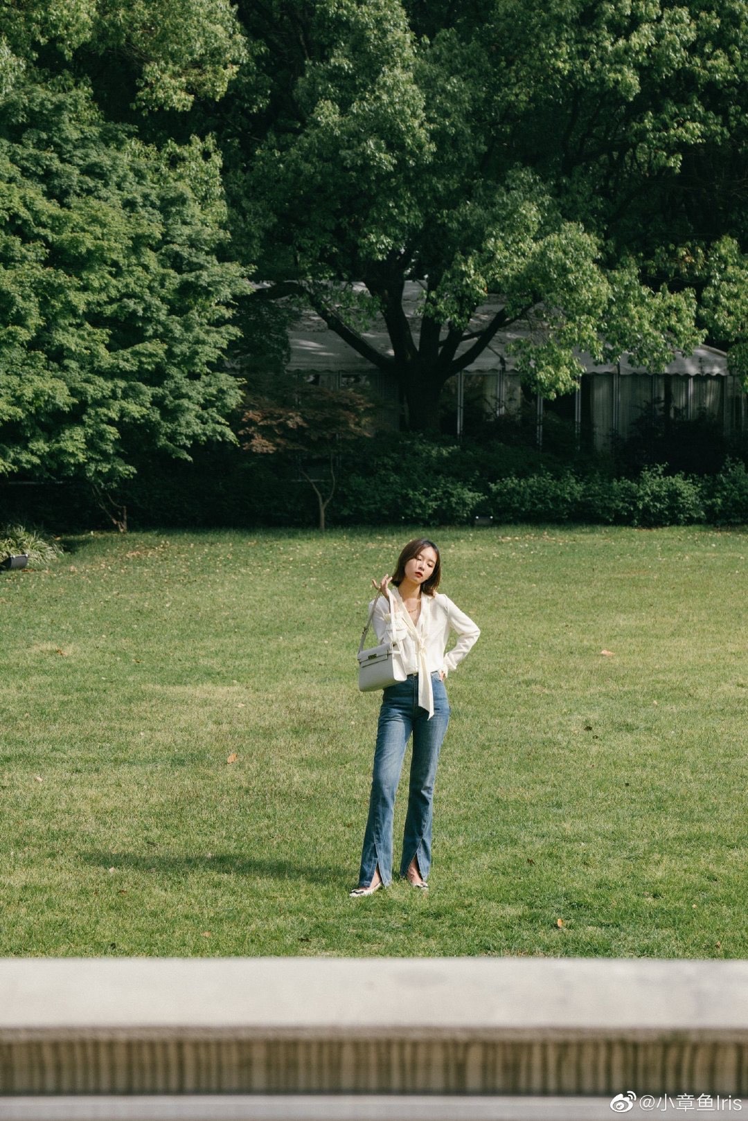 Ysl 𝑴𝒂𝒏𝒉𝒂𝒕𝒕𝒂𝒏 29CM曼哈顿法棍包 579271白色牙签纹金扣