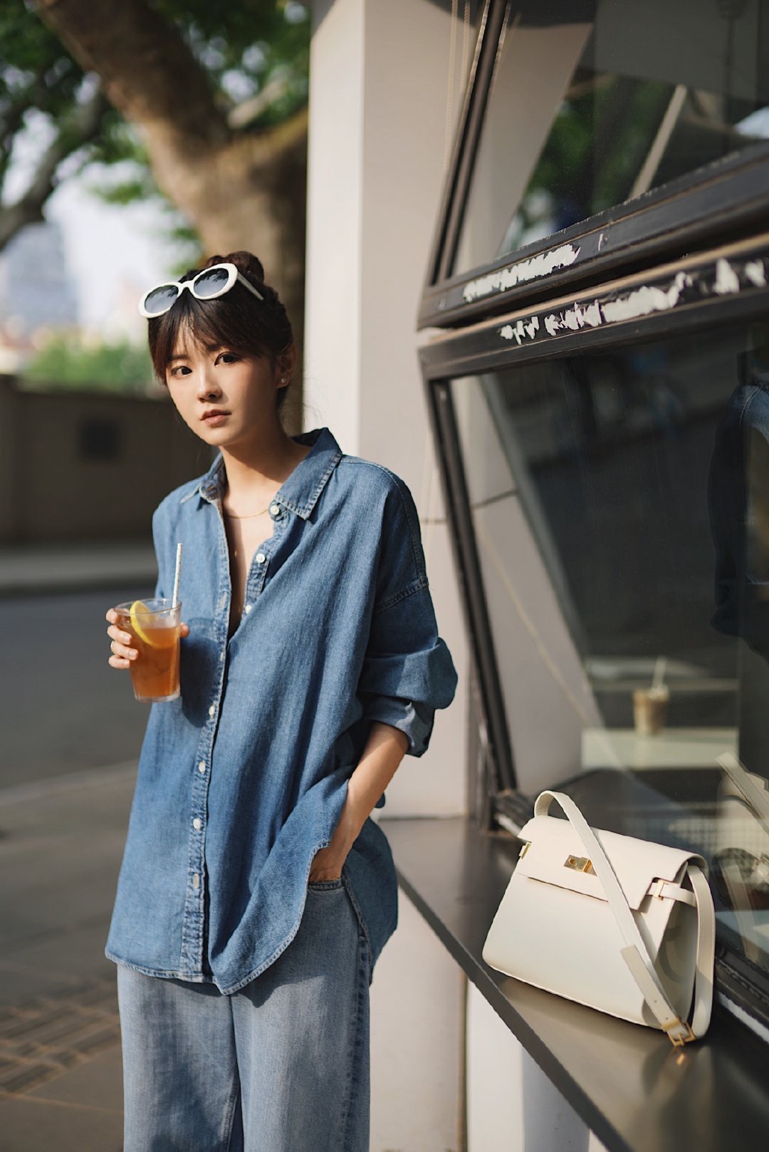 Ysl 𝑴𝒂𝒏𝒉𝒂𝒕𝒕𝒂𝒏 29CM曼哈顿法棍包 579271白色牙签纹金扣