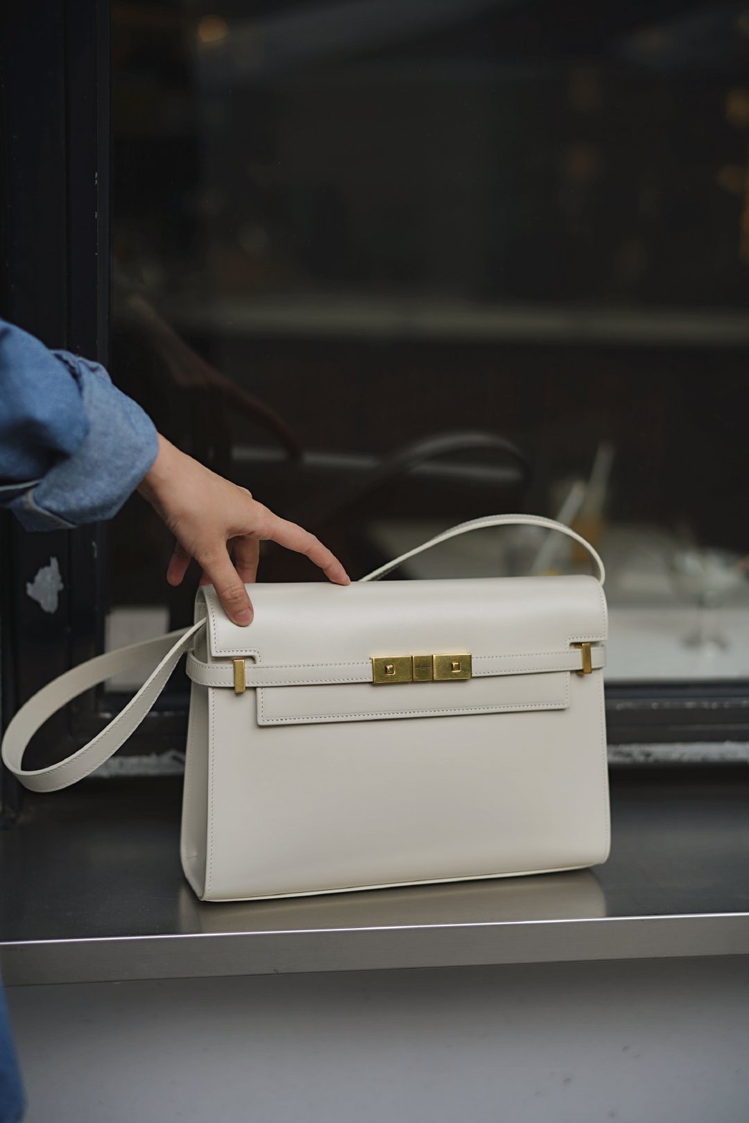 Ysl 𝑴𝒂𝒏𝒉𝒂𝒕𝒕𝒂𝒏 29CM曼哈顿法棍包 579271白色牙签纹金扣