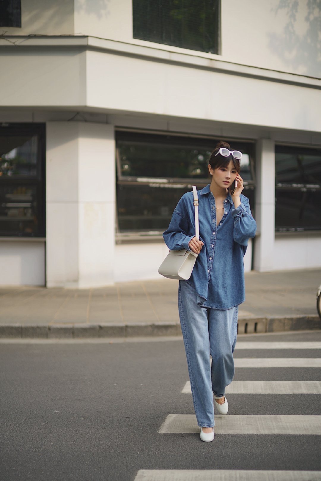 Ysl 𝑴𝒂𝒏𝒉𝒂𝒕𝒕𝒂𝒏 29CM曼哈顿法棍包 579271白色牙签纹金扣