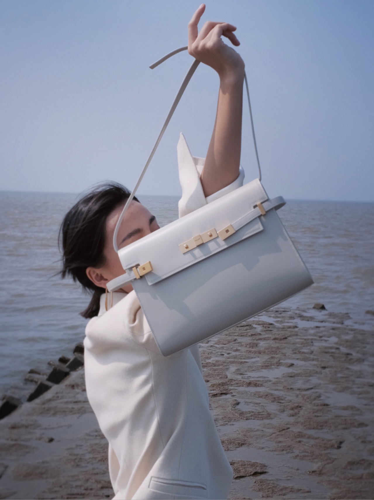 Ysl 𝑴𝒂𝒏𝒉𝒂𝒕𝒕𝒂𝒏 29CM曼哈顿法棍包 579271白色牙签纹金扣