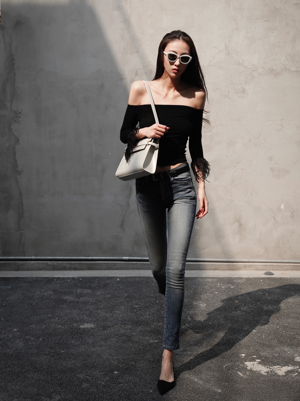 Ysl 𝑴𝒂𝒏𝒉𝒂𝒕𝒕𝒂𝒏 29CM曼哈顿法棍包 579271白色牙签纹金扣