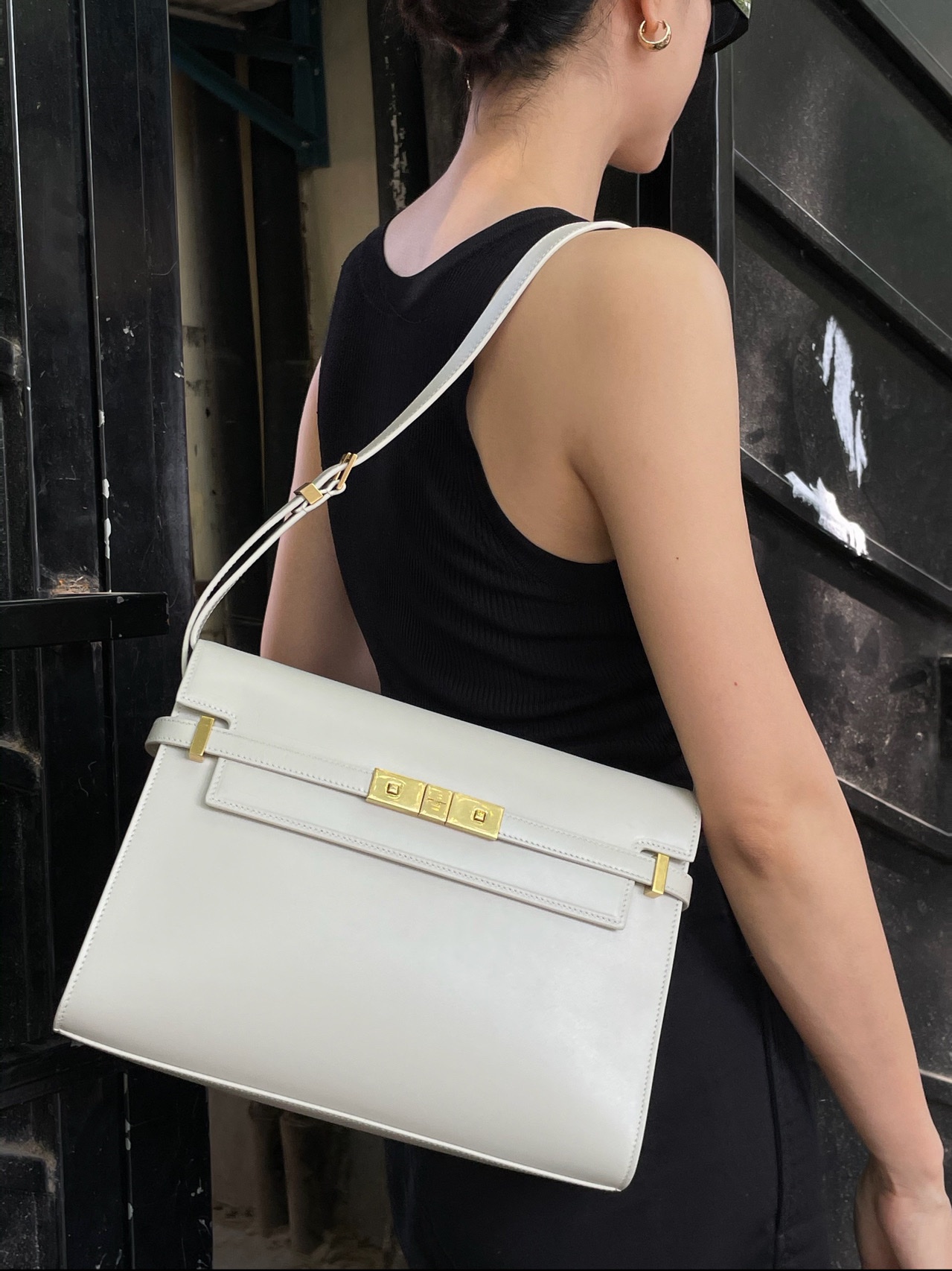 Ysl 𝑴𝒂𝒏𝒉𝒂𝒕𝒕𝒂𝒏 29CM曼哈顿法棍包 579271白色牙签纹金扣