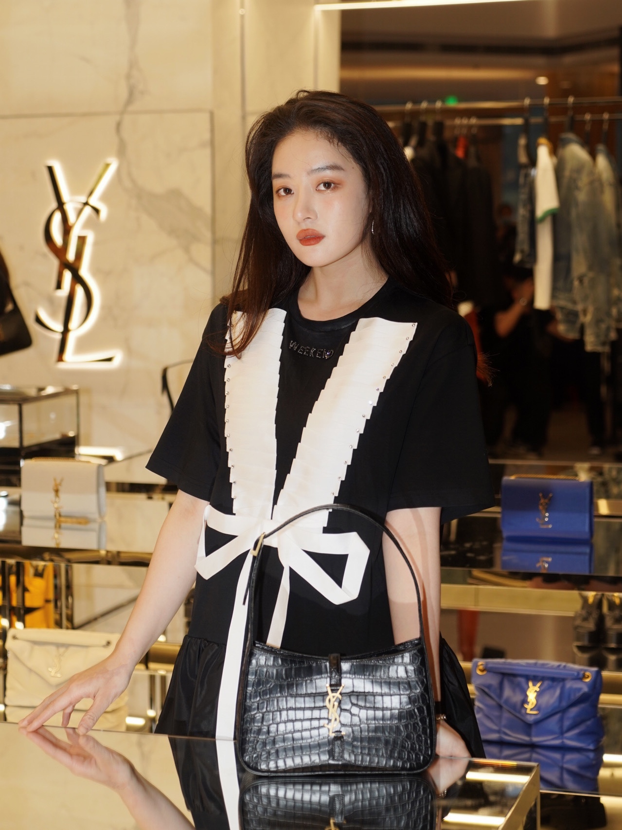 Saint laurent Ysl LE 5 À 7 鳄鱼纹腋下包 657228黑色