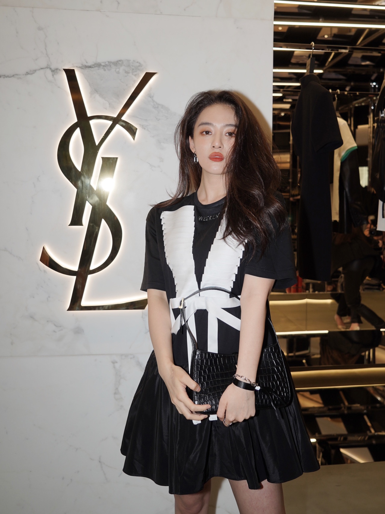 Saint laurent Ysl LE 5 À 7 鳄鱼纹腋下包 657228黑色