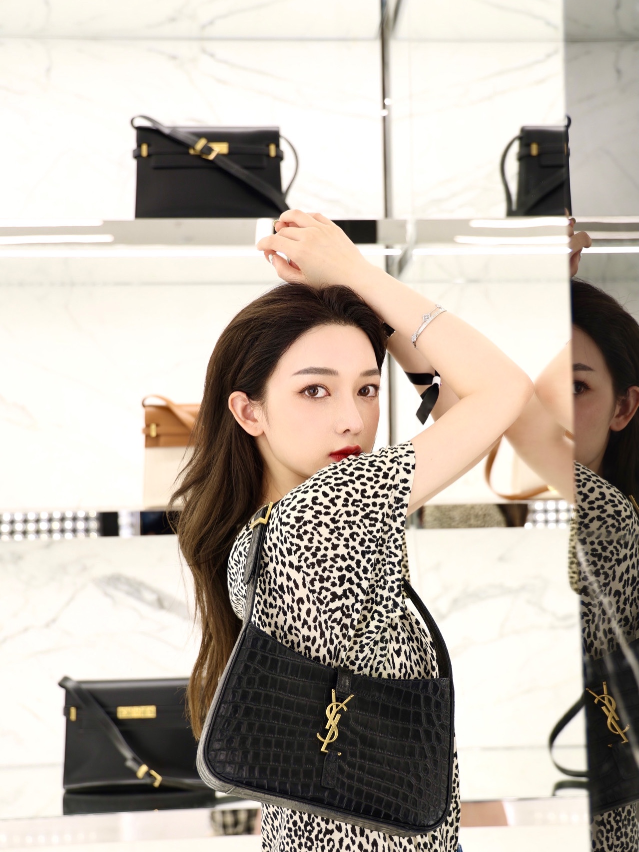 Saint laurent Ysl LE 5 À 7 鳄鱼纹腋下包 657228黑色