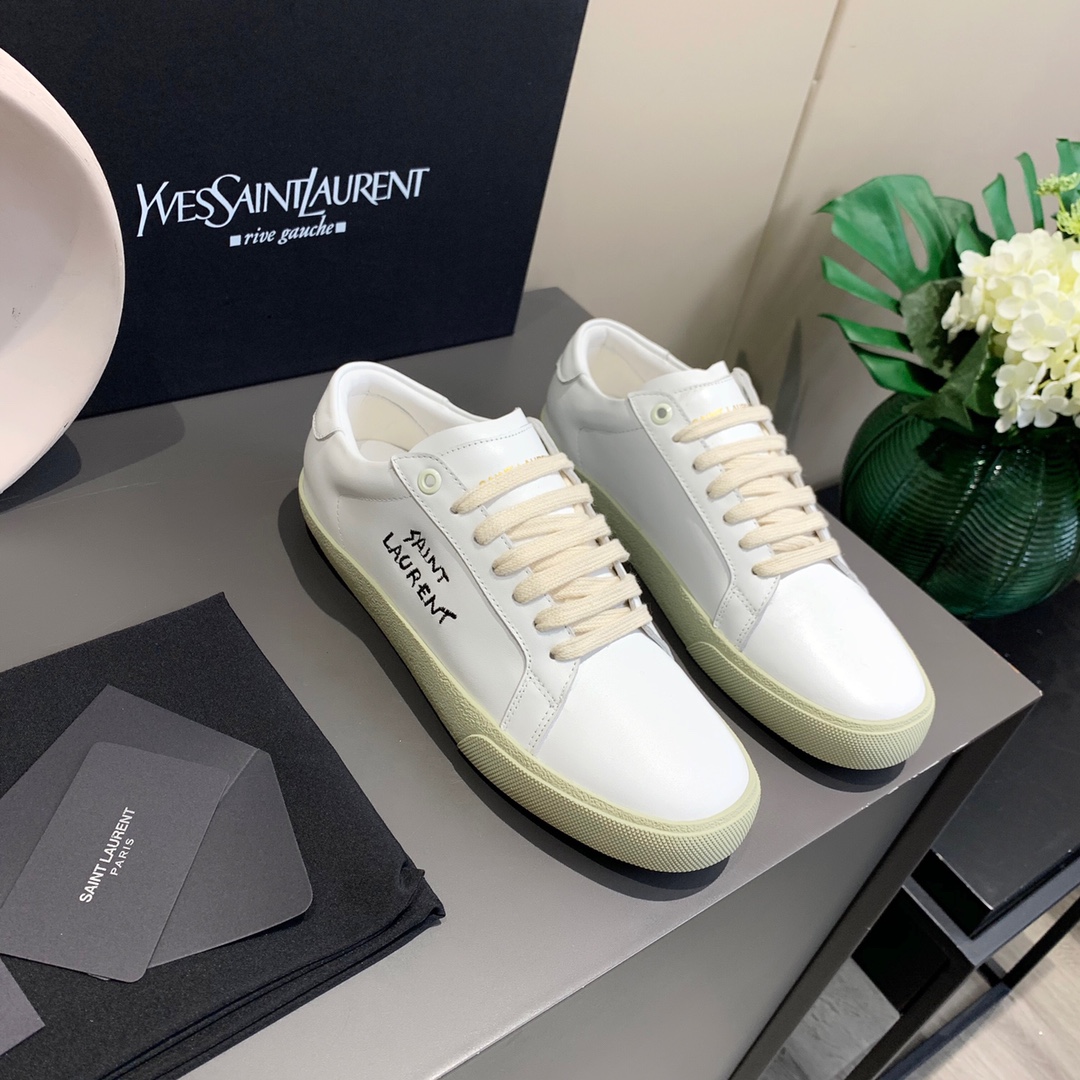 NO:234588,【Female/Men】 ~ Leather YSI Saint Laurent, exclusive new products Early spring casual medieval canvas lace-up shoes Side electric embroidery #logo Casual and versatile and fashionable, imported cowhide inner water dyed sheep, inner height-enhancing up plastic pad 1:1. Details determine quality, delicate, belong to the type that is fine and long, the more you look at it, the more you like the classic classic, the focus is versatile, the shining stars vivid outline light texture follows the bright sunshine. Take the fashionable and high-end route to see the different world outside. ￣￣￣￣￣￣￣￣￣￣￣￣￣￣￣￣￣￣￣￣￣￣￣￣￣￣￣￣￣￣￣￣￣￣￣￣￣￣￣￣￣￣￣￣￣￣￣￣￣￣￣￣￣￣￣￣￣￣￣￣￣￣￣￣￣￣￣￣￣￣￣￣￣￣￣￣￣￣￣￣￣￣￣￣￣￣￣￣￣￣￣￣￣￣￣￣￣￣￣￣￣￣￣￣￣￣￣￣￣￣￣￣￣￣￣￣￣19860909【女/男】～皮面 YSI圣罗兰、独家新品 早春休闲中古风帆布系带鞋 侧面电绣#logo 休闲搭百搭又时髦,进口牛皮内里水染羊里,内增高up塑料垫 1:1. 节细决定品质 细腻,属于细水流长 越看越喜欢的类型 经典中的经典 重点是百搭 闪亮的星星生动轮廓轻盈质感跟随明媚阳光.走时髦高端路线一起去看看外面不一样的世界￣￣￣￣￣￣￣￣￣￣￣￣￣￣￣￣ 鞋面进口牛皮电绣logo 大底橡胶大底（可做旧、下单备注） 码数:女35～41,男39～45 全套包装,休闲鞋/运动鞋,saint laurent,sneakers,cowhide,Women's Shoes