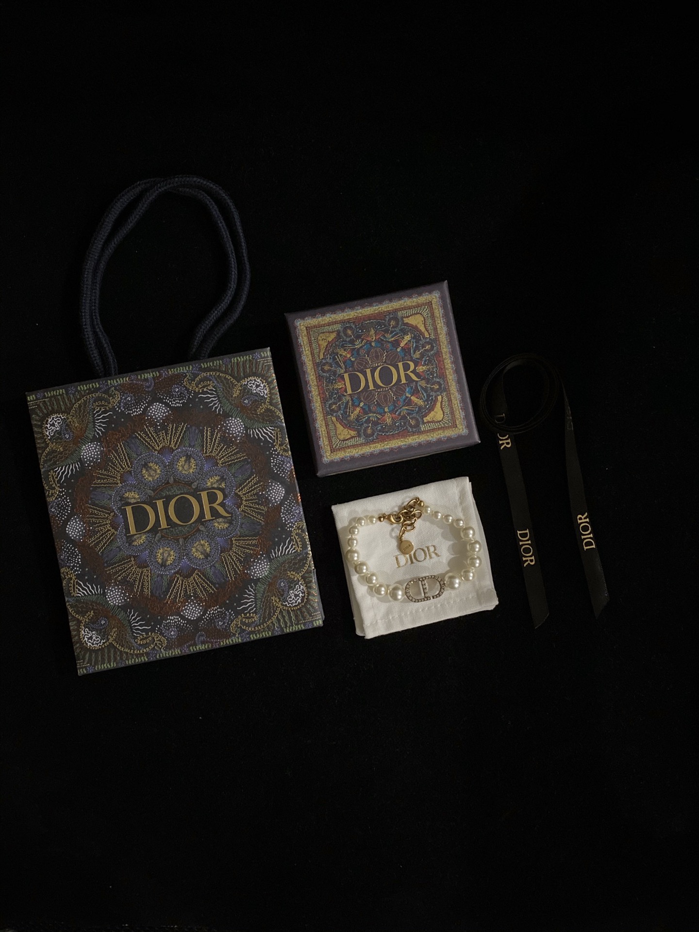  D!*R  最新款🆕🆕 CD带钻珍珠手链   官网一致材质   