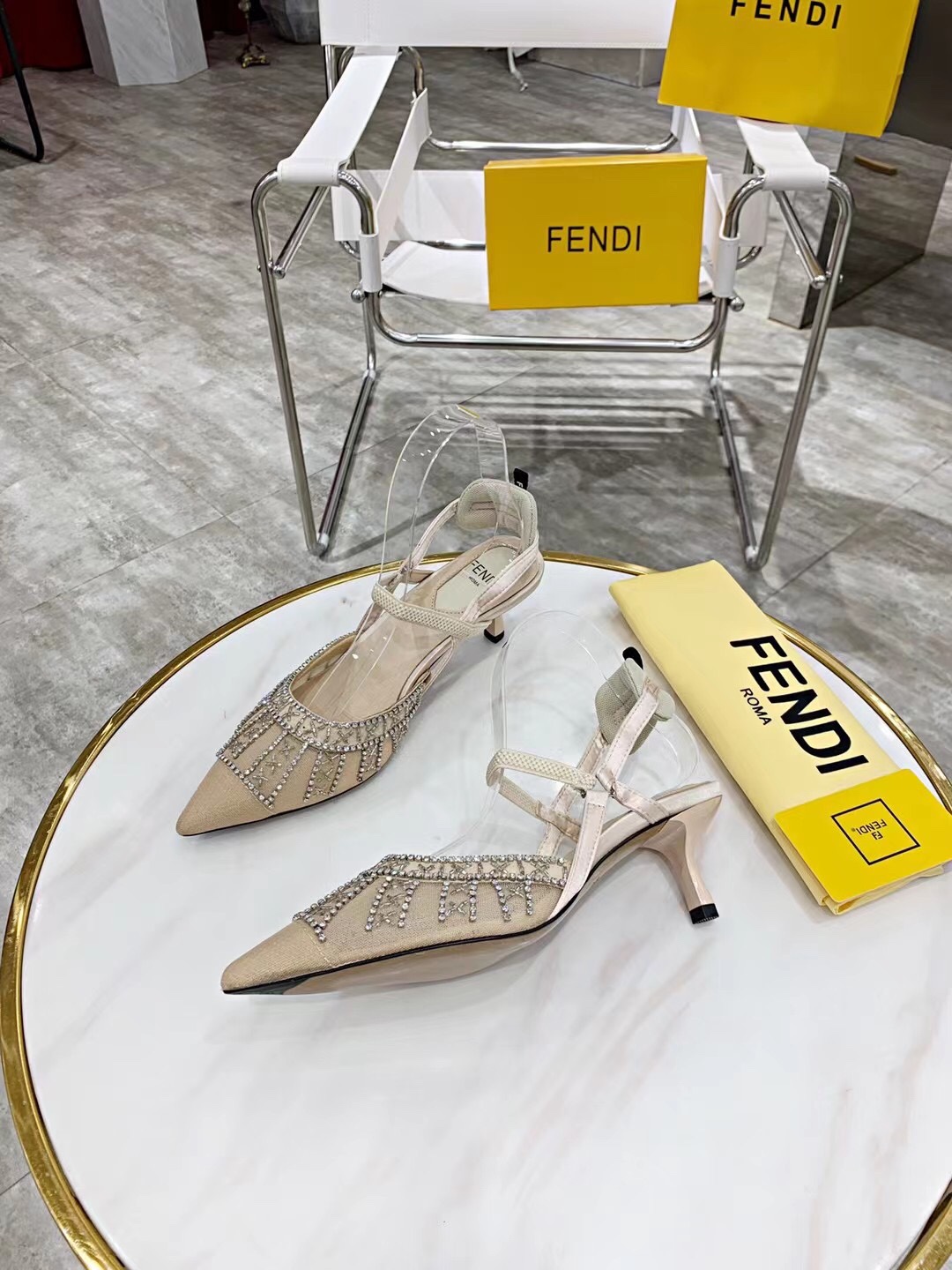 “2021 FEND High-Heavy Sandals: Elegant, Hand-Made, Cozy Sheepskin, Recommended Purchase” - 图片 5