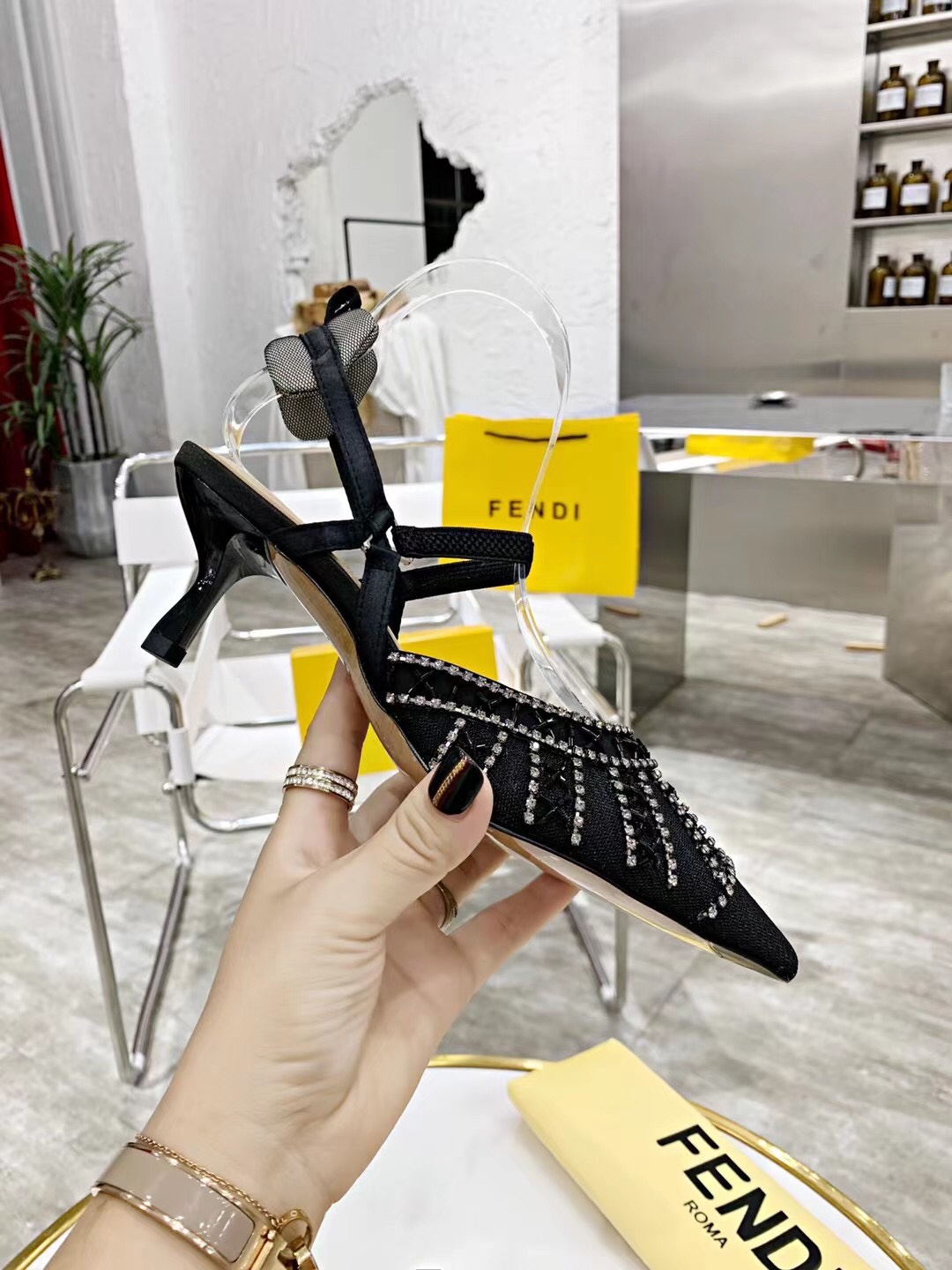 2021 FEND High-Heavy Sandals: Elegant, Handmade, Top-Class Fabrics, Sheepskin Comfort - 图片 9