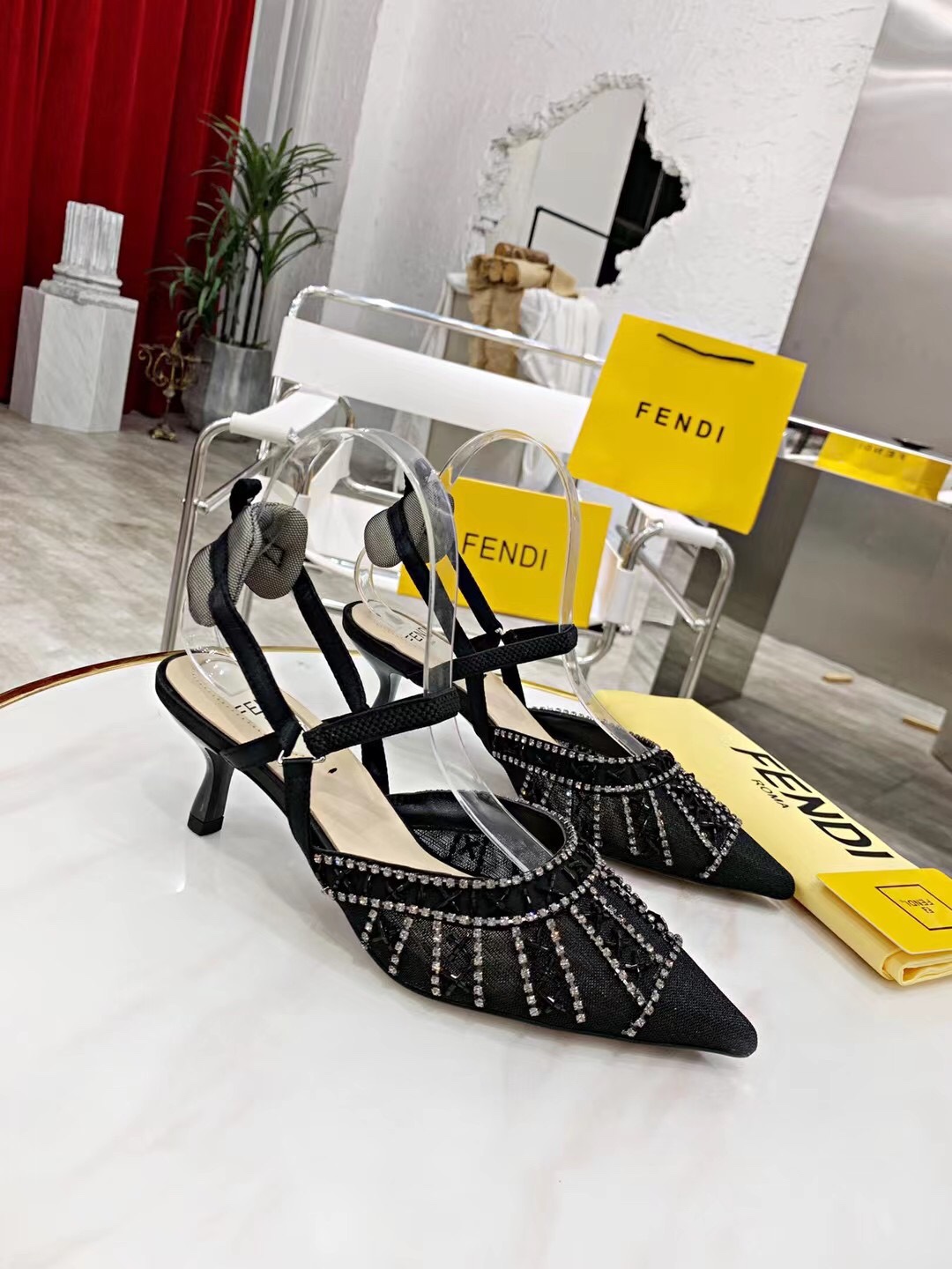 2021 FEND High-Heavy Sandals: Elegant, Handmade, Top-Class Fabrics, Sheepskin Comfort - 图片 1
