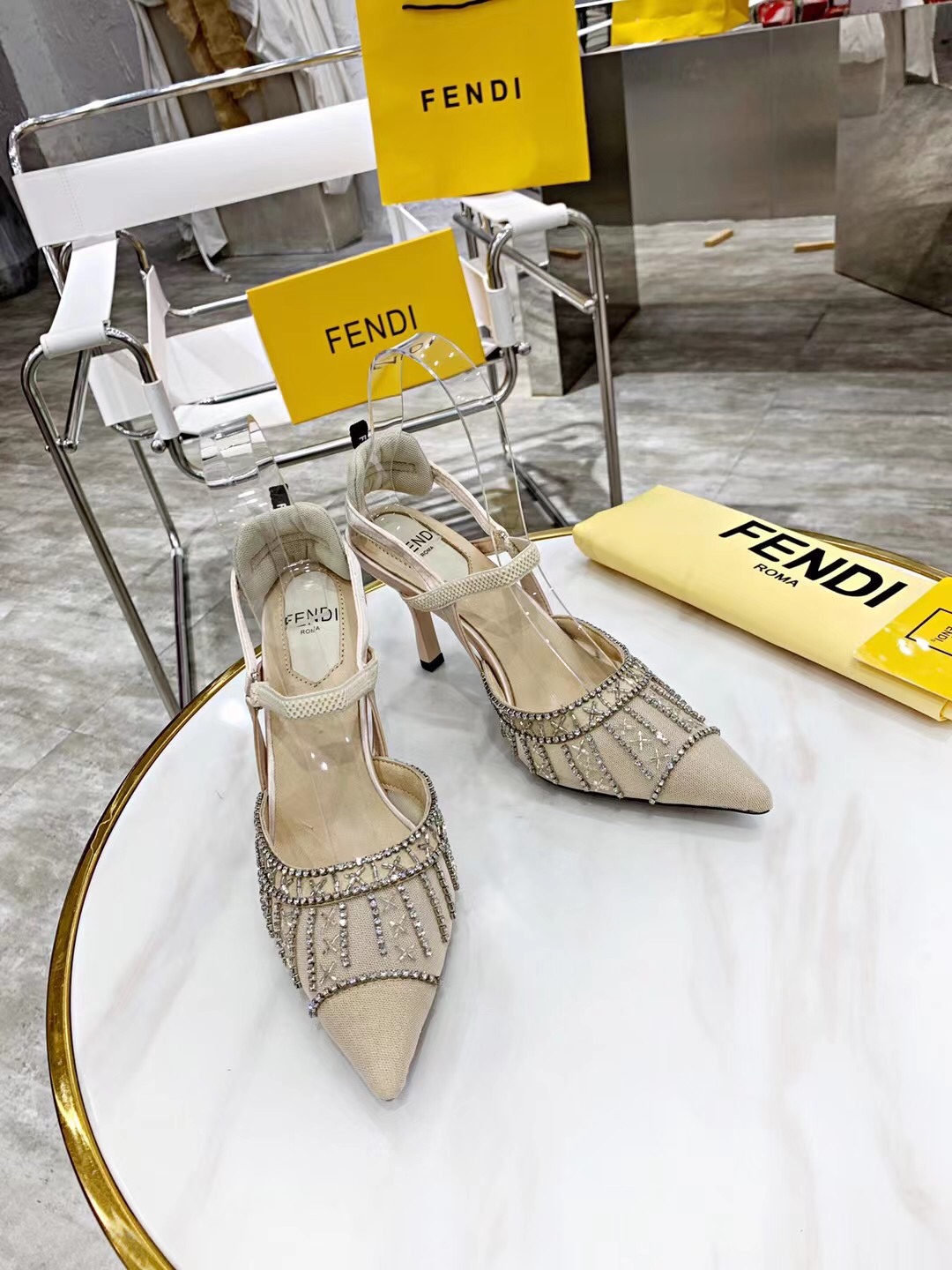 2021 FEND’s New High-Heavy Sandals: Elegant, Hand-Made with Premium Materials - 图片 6