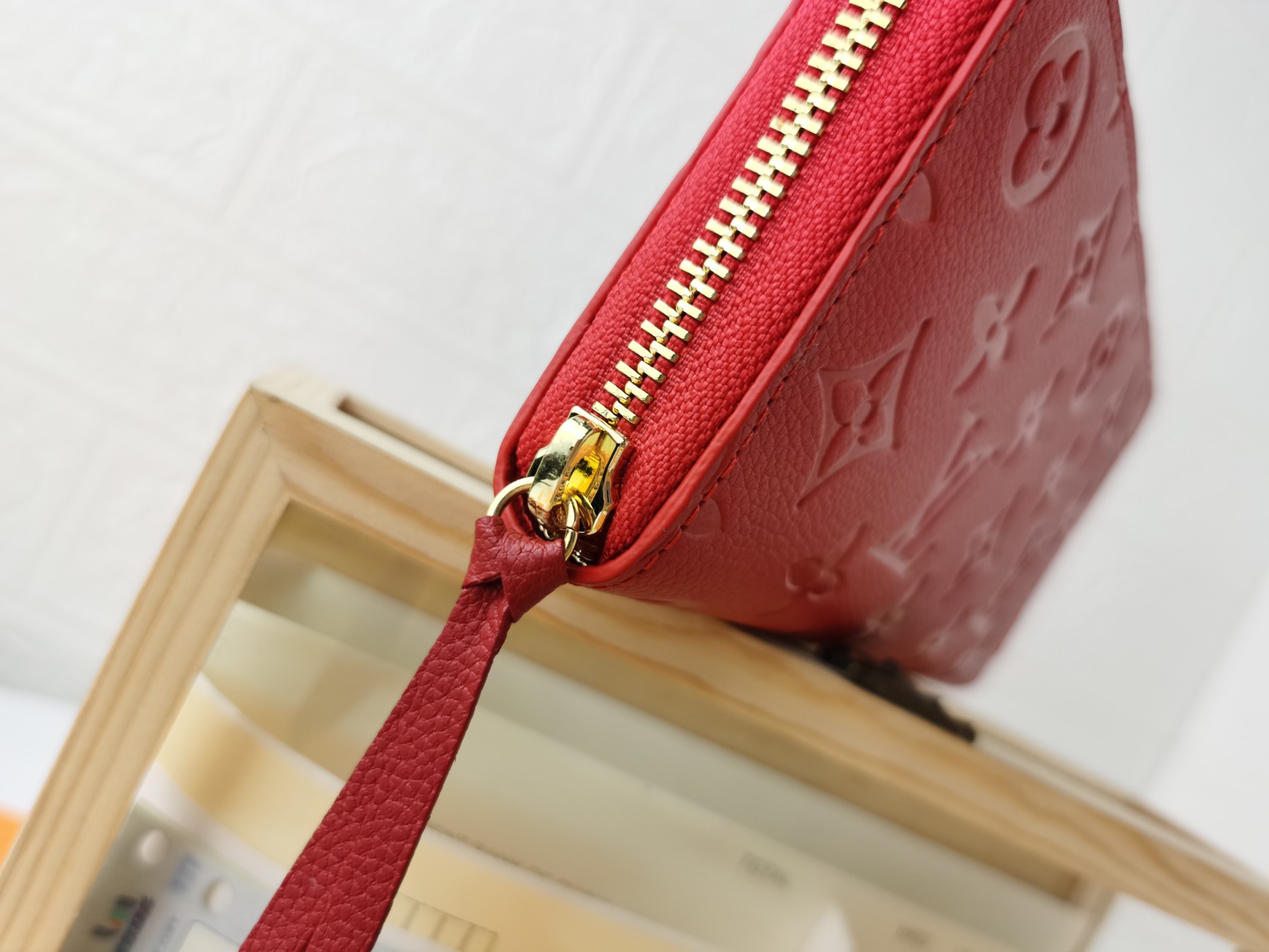 Louis Vuitton M60171 Clemence 財布 - 高級モノグラムエンプレントレザー製