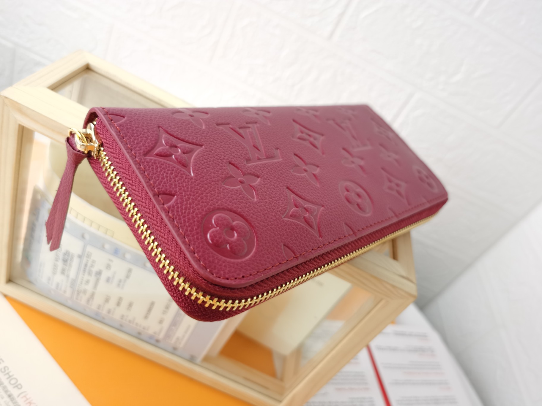 ルイ・ヴィトン M60171 クレマンス 財布 - エレガントなモノグラムエンプレントレザー