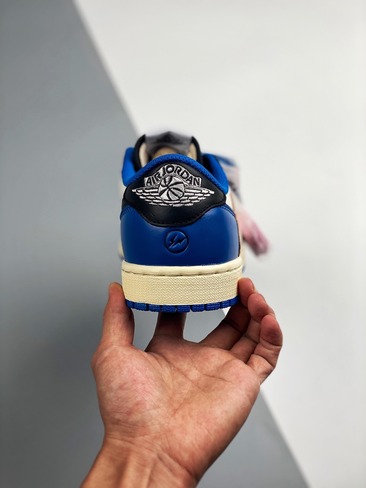 Miniatura 8
