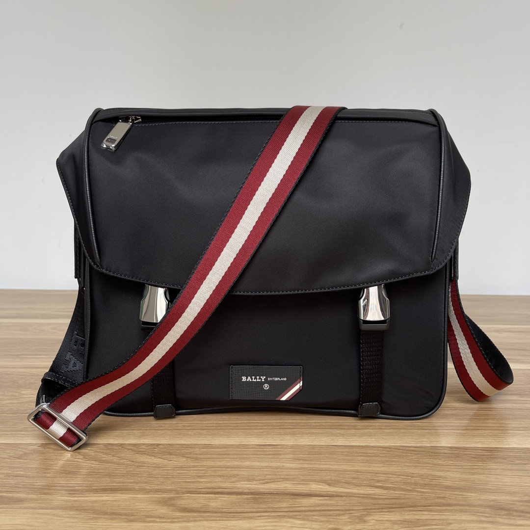 Bally Fabro Black Nylon Messenger Bag with Stripe Detail - Stylish & Durable 5 i1621509661 4681 3