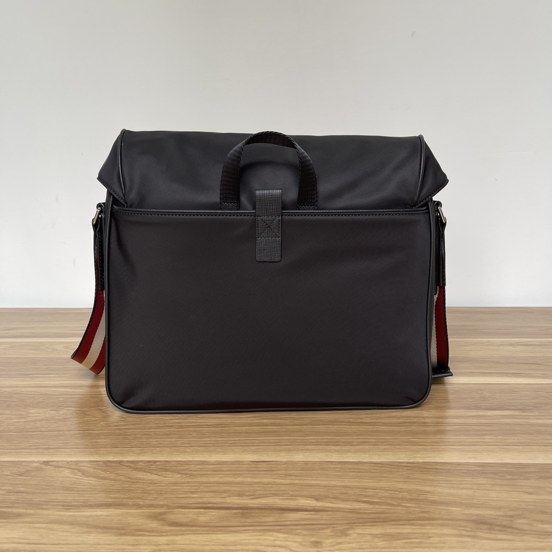 Bally Fabro Black Nylon Messenger Bag with Stripe Detail - Stylish & Durable 4 i1621509661 5874 2