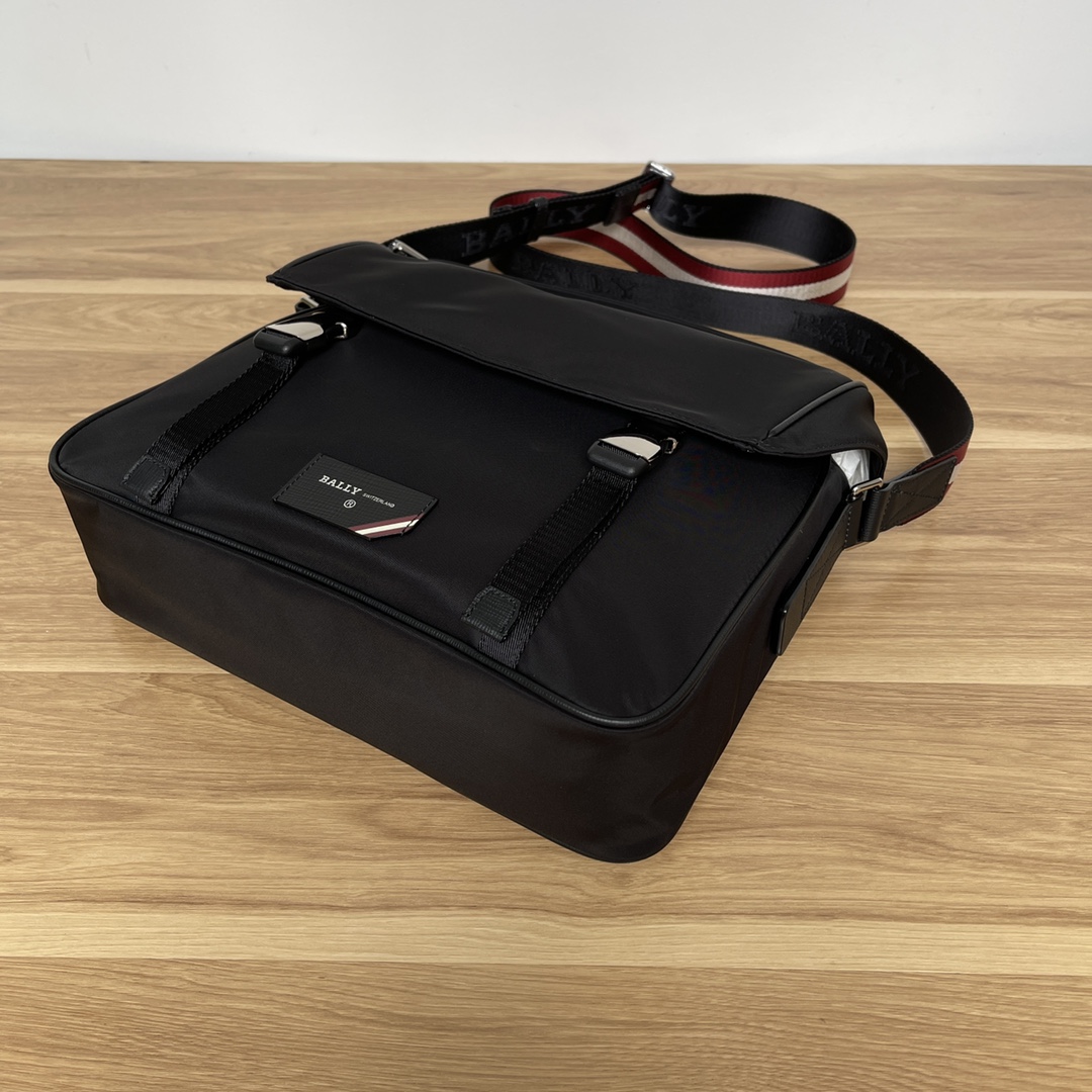 Bally Fabro Black Nylon Messenger Bag with Stripe Detail - Stylish & Durable 7 i1621509661 7564 5
