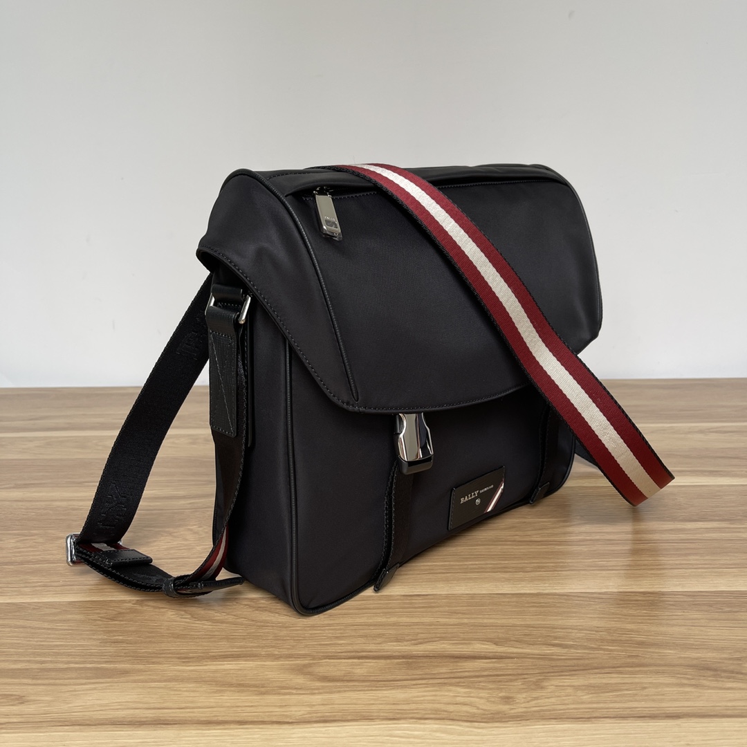 Bally Fabro Black Nylon Messenger Bag with Stripe Detail - Stylish & Durable 3 i1621509661 7913 1