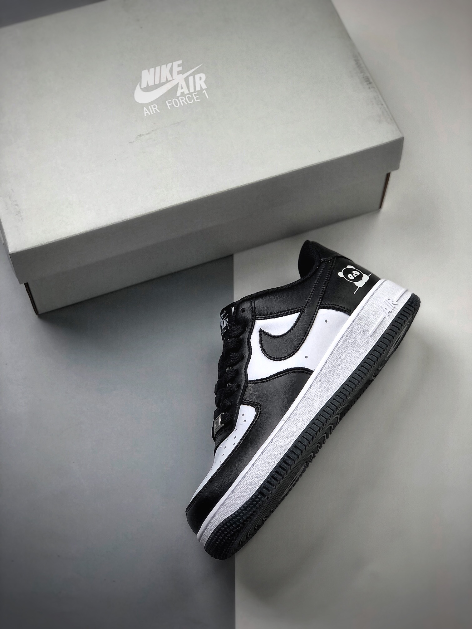 240  Nike Air Force 1 Low  黑白熊猫 空军一号低帮百搭休闲运动板鞋 CT1989-001