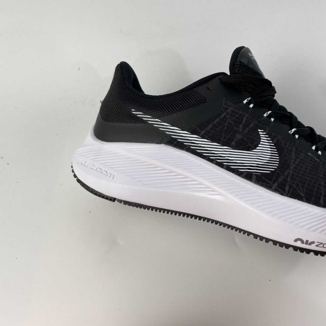 P190 Nike ZOOM WINFLO 8 登月8 轻便缓震运动鞋跑步鞋 黑白 CW3419-006