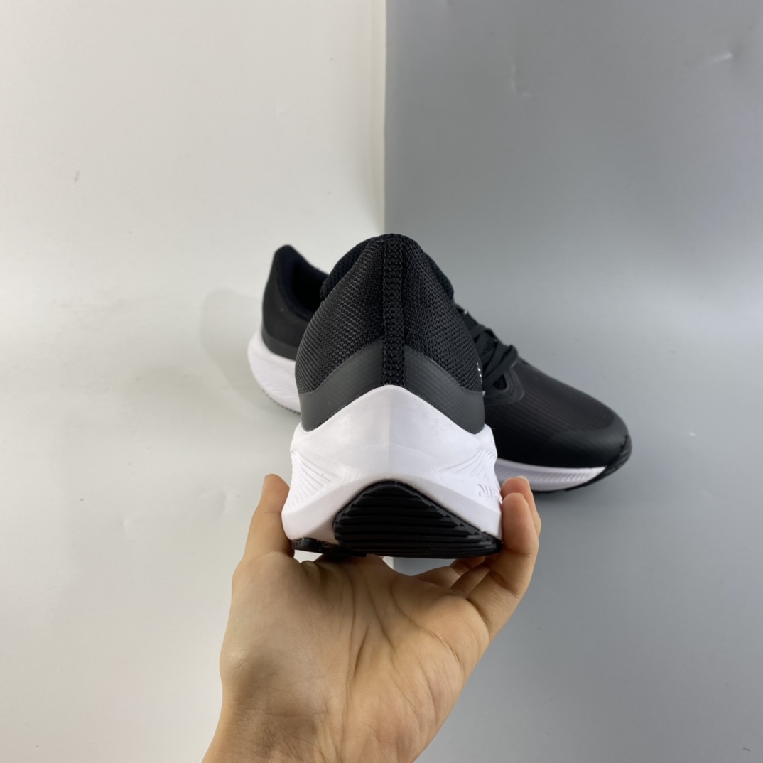 P190 Nike ZOOM WINFLO 8 登月8 轻便缓震运动鞋跑步鞋 黑白 CW3419-006