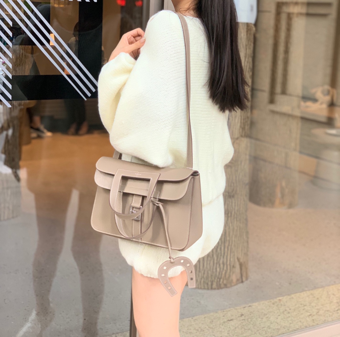 Hermès Classic Handcrafted Luxury Leather Shoulder Bag Ref.4EAD8939 4