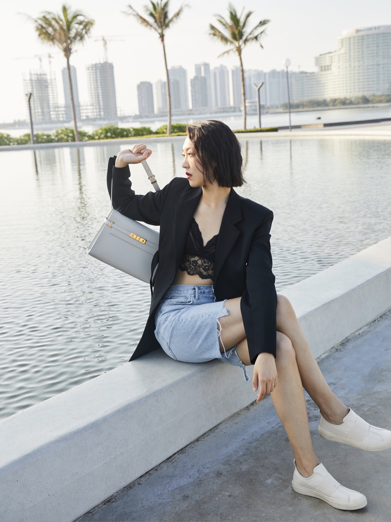 Ysl 𝑴𝒂𝒏𝒉𝒂𝒕𝒕𝒂𝒏 29CM曼哈顿法棍包 579271白色牙签纹金扣