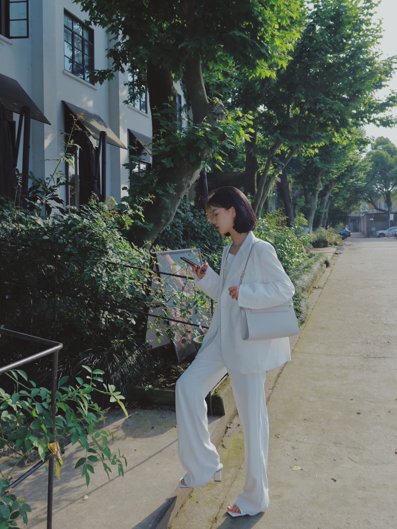 Ysl 𝑴𝒂𝒏𝒉𝒂𝒕𝒕𝒂𝒏 29CM曼哈顿法棍包 579271白色牙签纹金扣