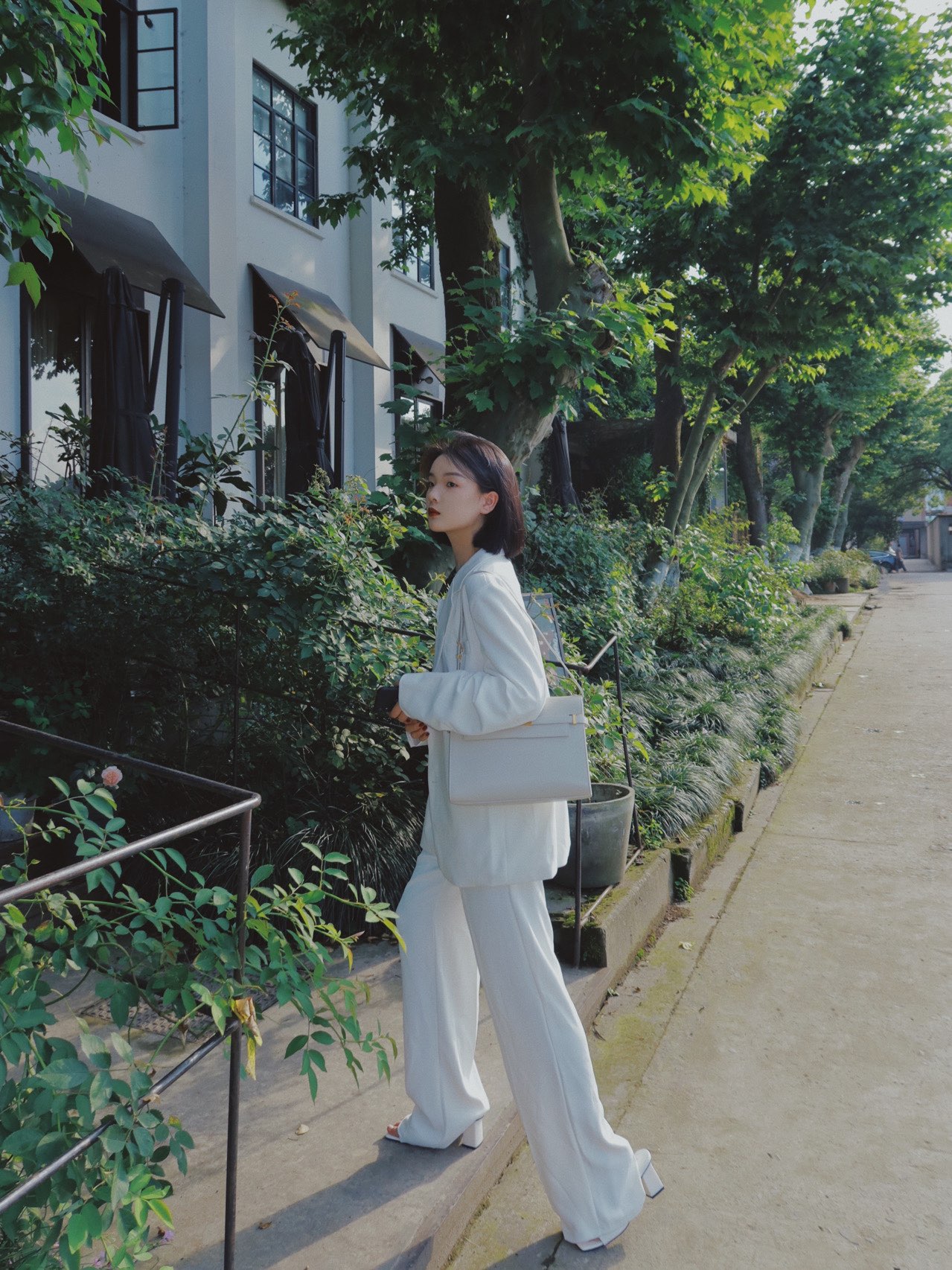 Ysl 𝑴𝒂𝒏𝒉𝒂𝒕𝒕𝒂𝒏 29CM曼哈顿法棍包 579271白色牙签纹金扣