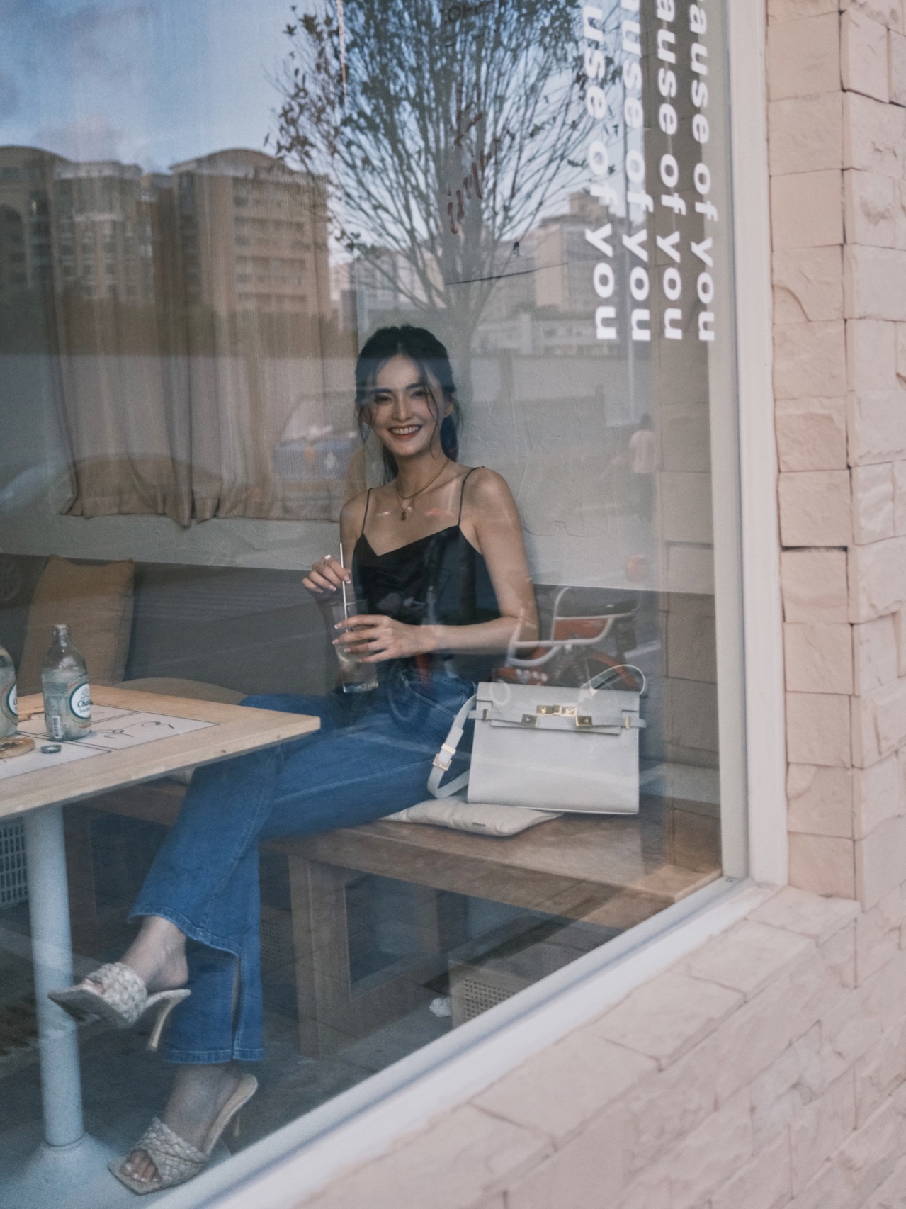 Ysl 𝑴𝒂𝒏𝒉𝒂𝒕𝒕𝒂𝒏 29CM曼哈顿法棍包 579271白色牙签纹金扣