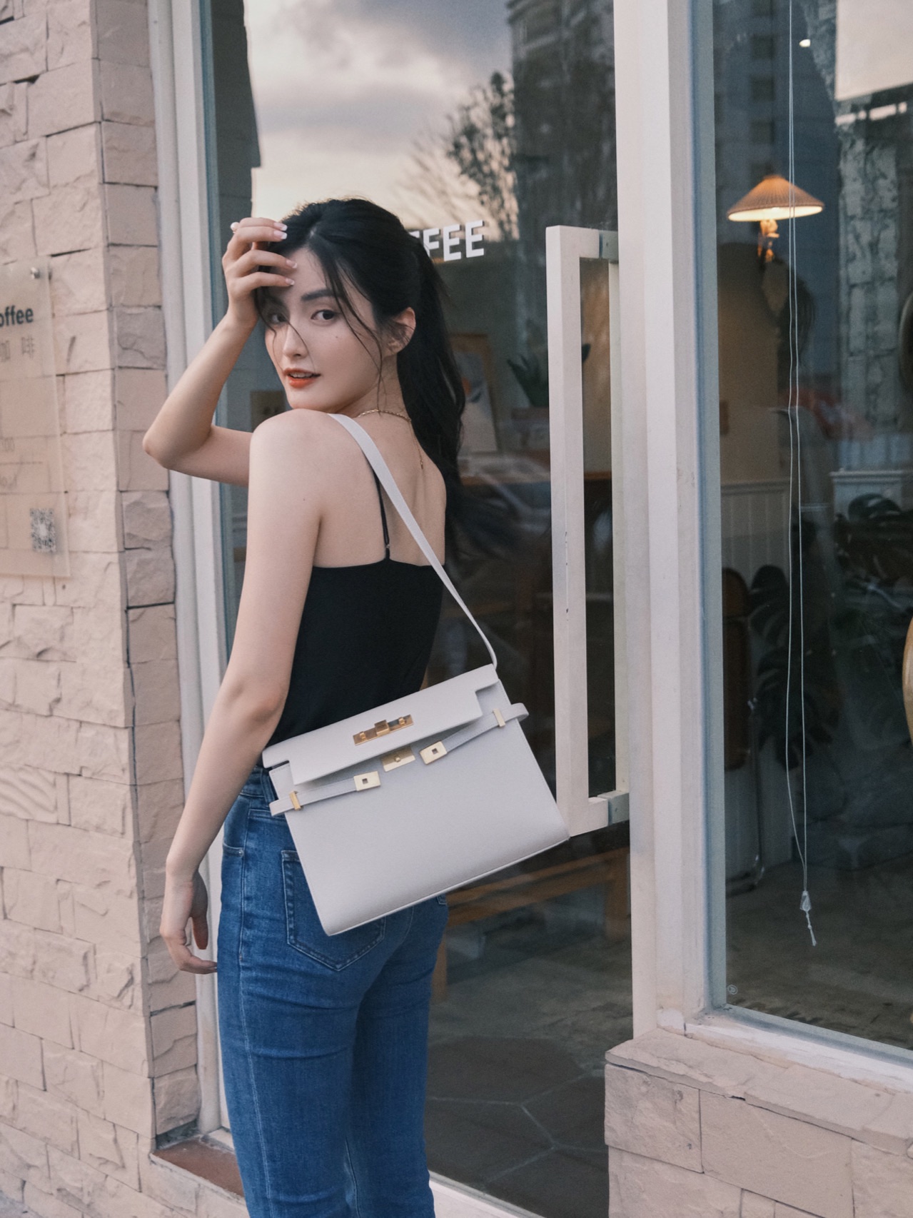 Ysl 𝑴𝒂𝒏𝒉𝒂𝒕𝒕𝒂𝒏 29CM曼哈顿法棍包 579271白色牙签纹金扣