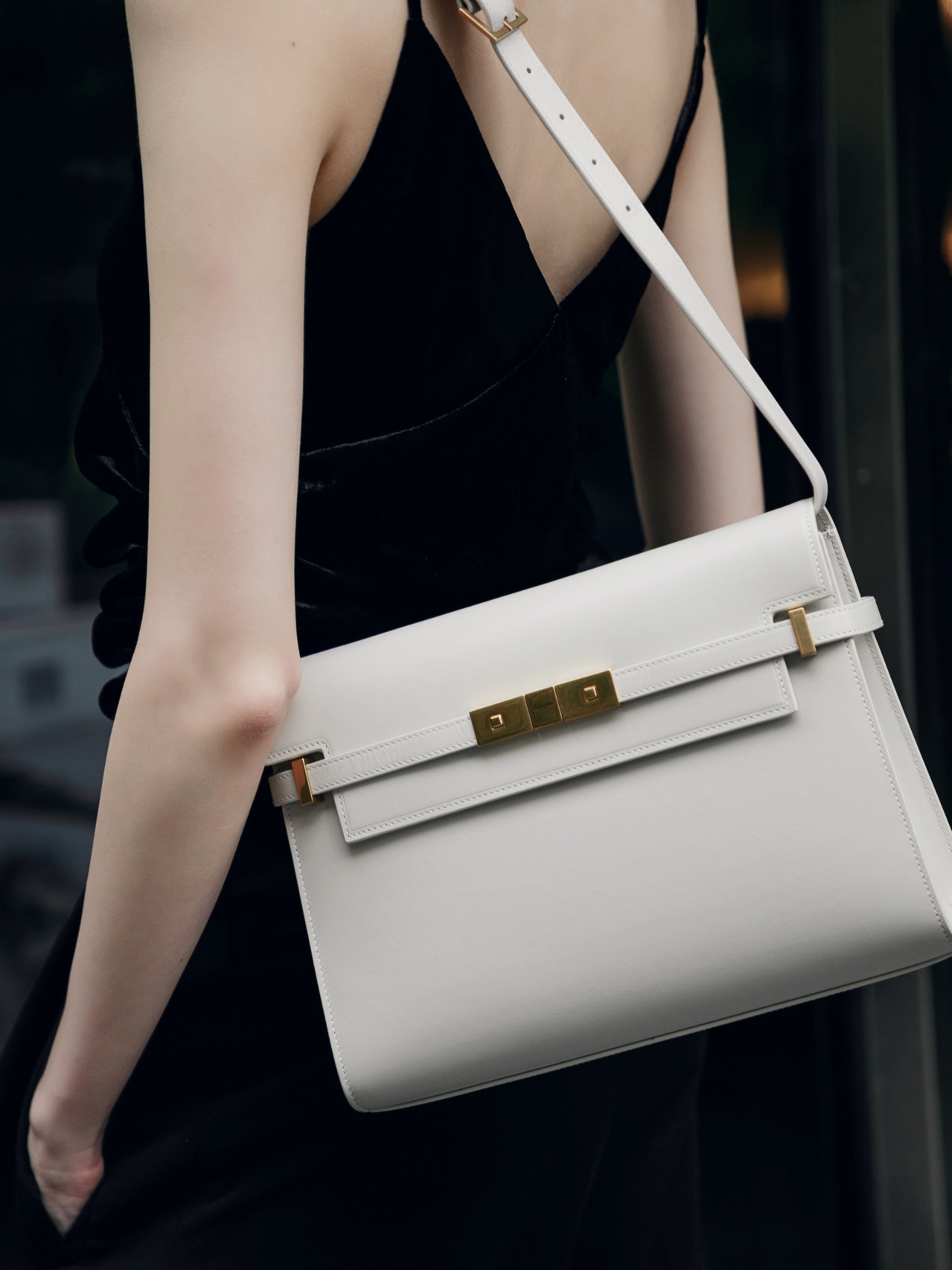 Ysl 𝑴𝒂𝒏𝒉𝒂𝒕𝒕𝒂𝒏 29CM曼哈顿法棍包 579271白色牙签纹金扣