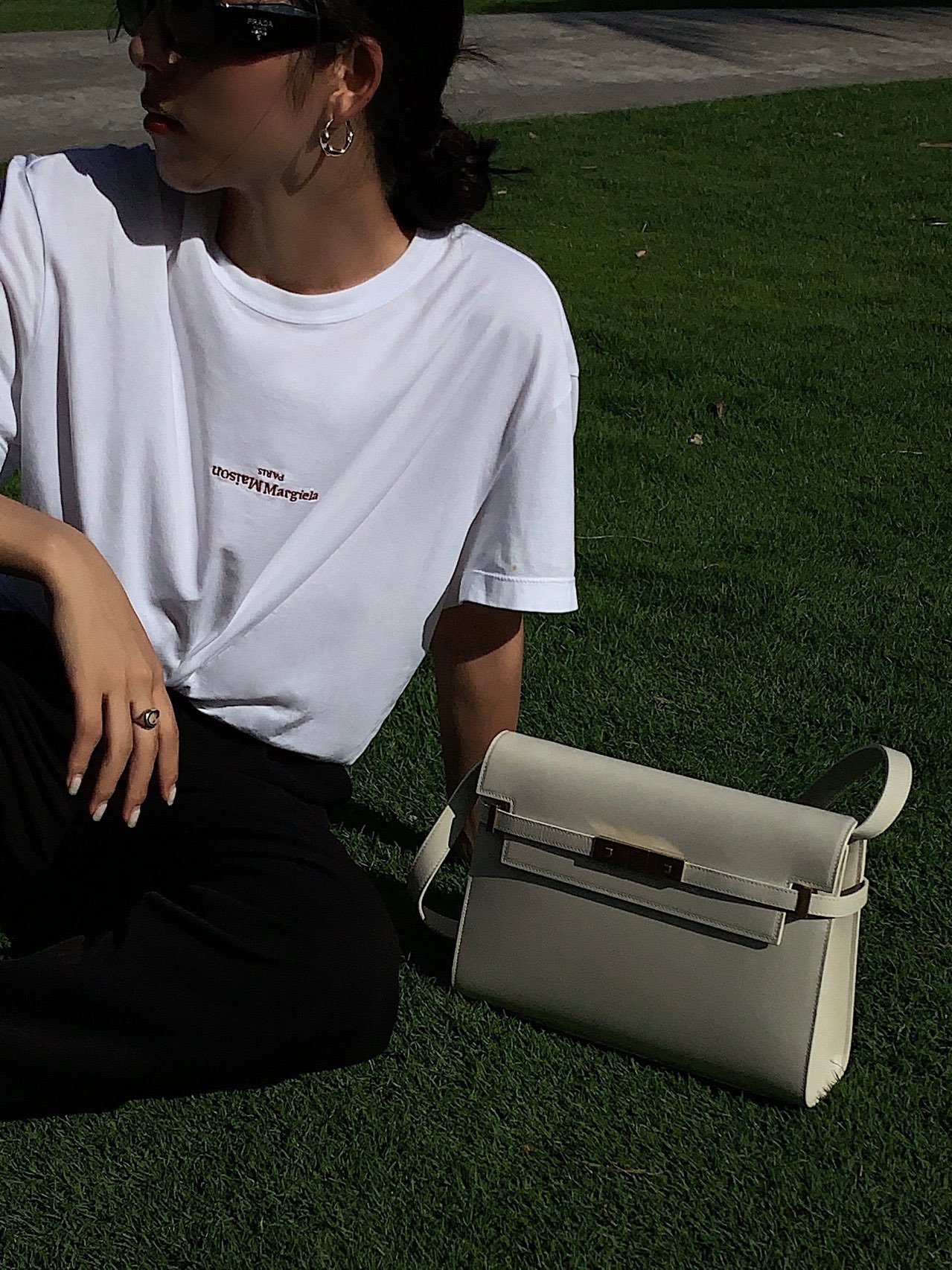 Ysl 𝑴𝒂𝒏𝒉𝒂𝒕𝒕𝒂𝒏 29CM曼哈顿法棍包 579271白色牙签纹金扣