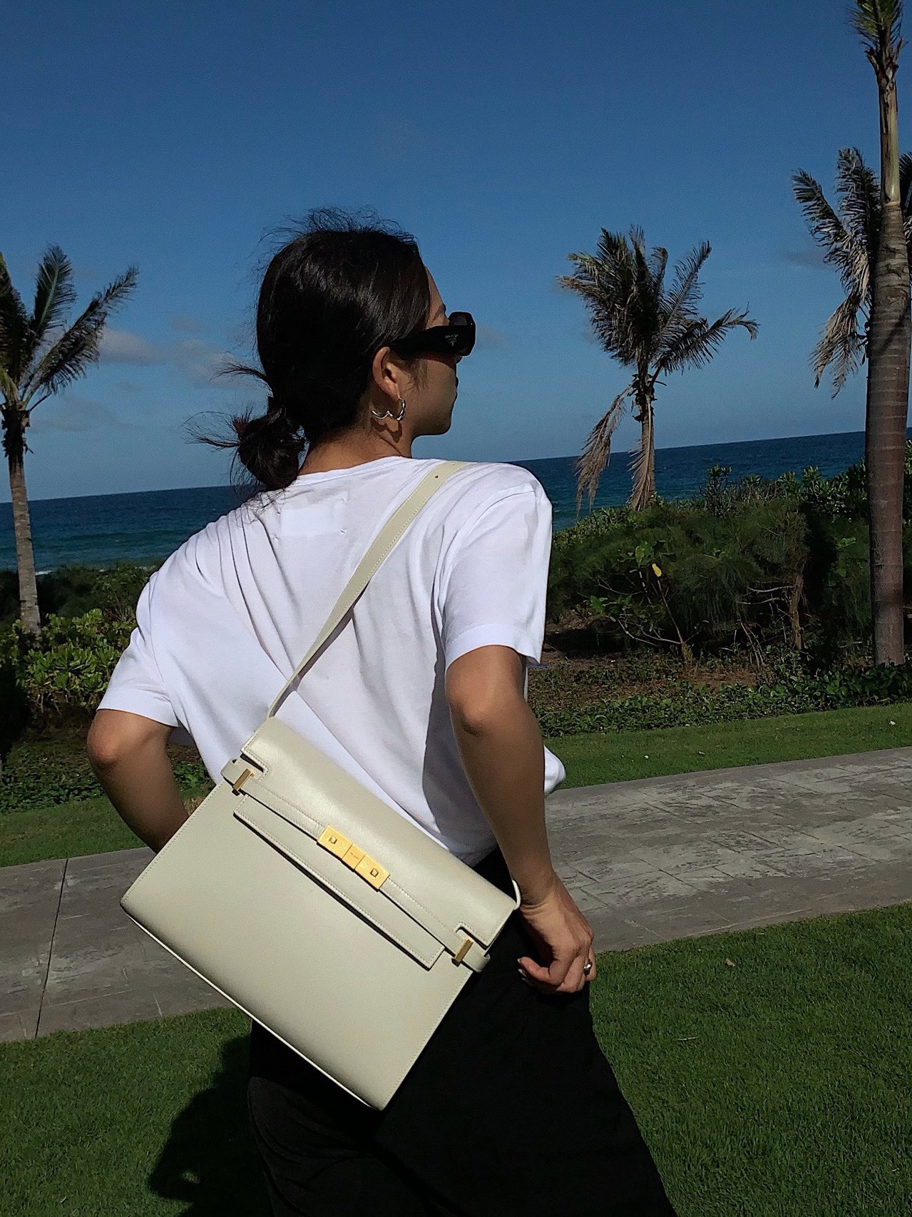 Ysl 𝑴𝒂𝒏𝒉𝒂𝒕𝒕𝒂𝒏 29CM曼哈顿法棍包 579271白色牙签纹金扣