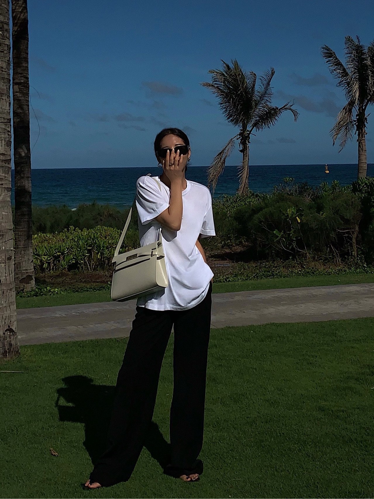 Ysl 𝑴𝒂𝒏𝒉𝒂𝒕𝒕𝒂𝒏 29CM曼哈顿法棍包 579271白色牙签纹金扣