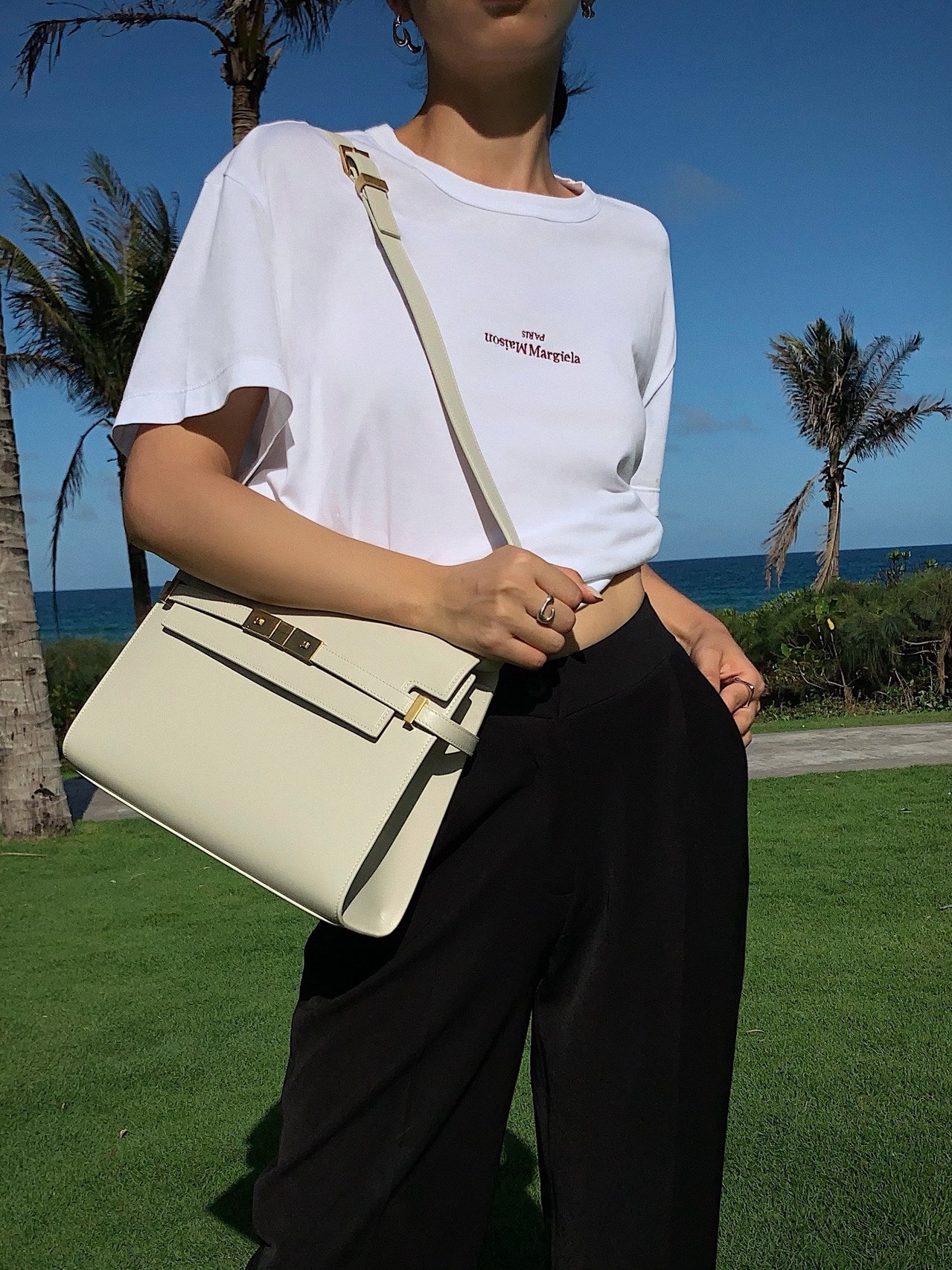 Ysl 𝑴𝒂𝒏𝒉𝒂𝒕𝒕𝒂𝒏 29CM曼哈顿法棍包 579271白色牙签纹金扣