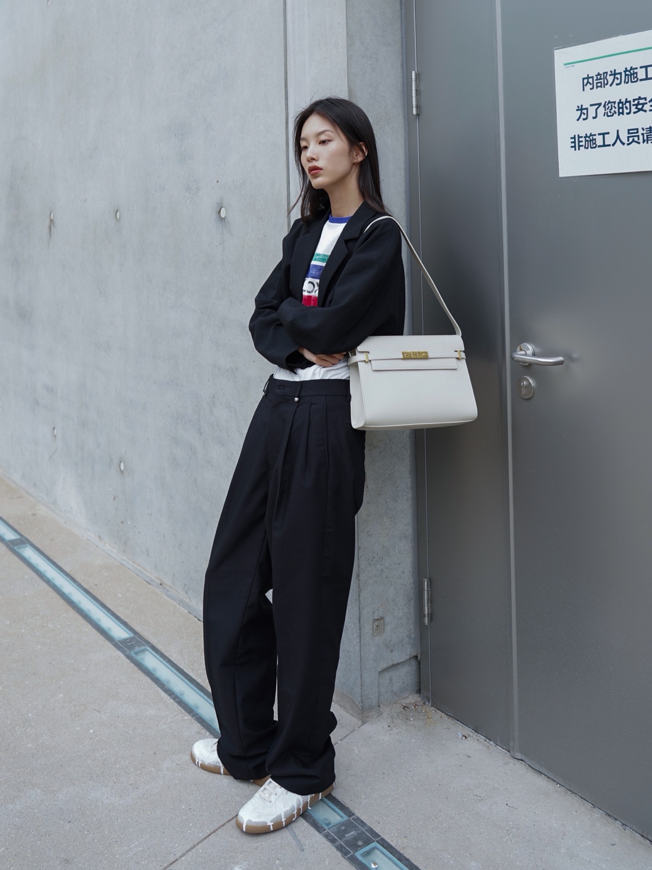 Ysl 𝑴𝒂𝒏𝒉𝒂𝒕𝒕𝒂𝒏 29CM曼哈顿法棍包 579271白色牙签纹金扣